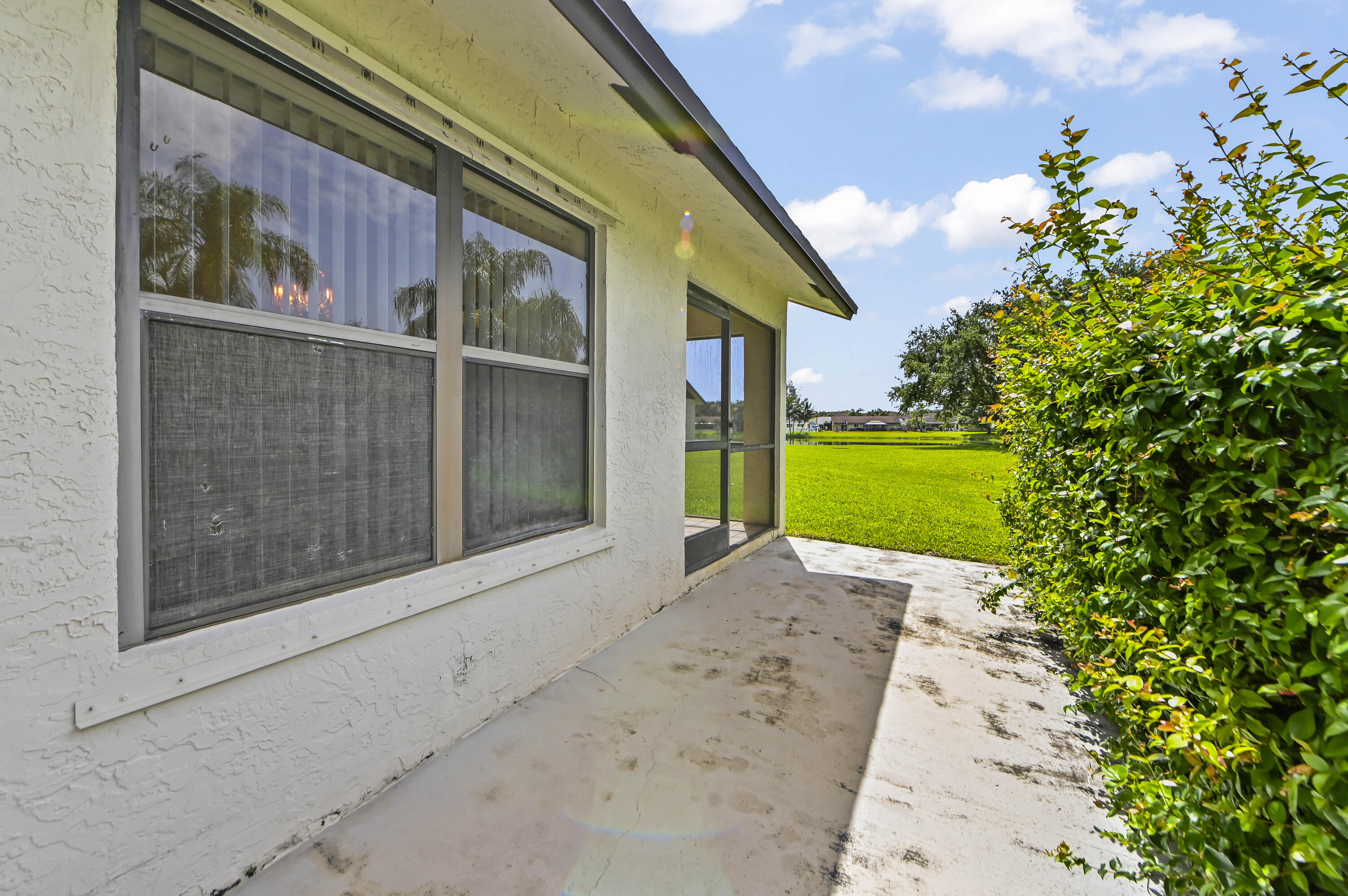 TRADEWINDS AT DOS LAGOS - Residential