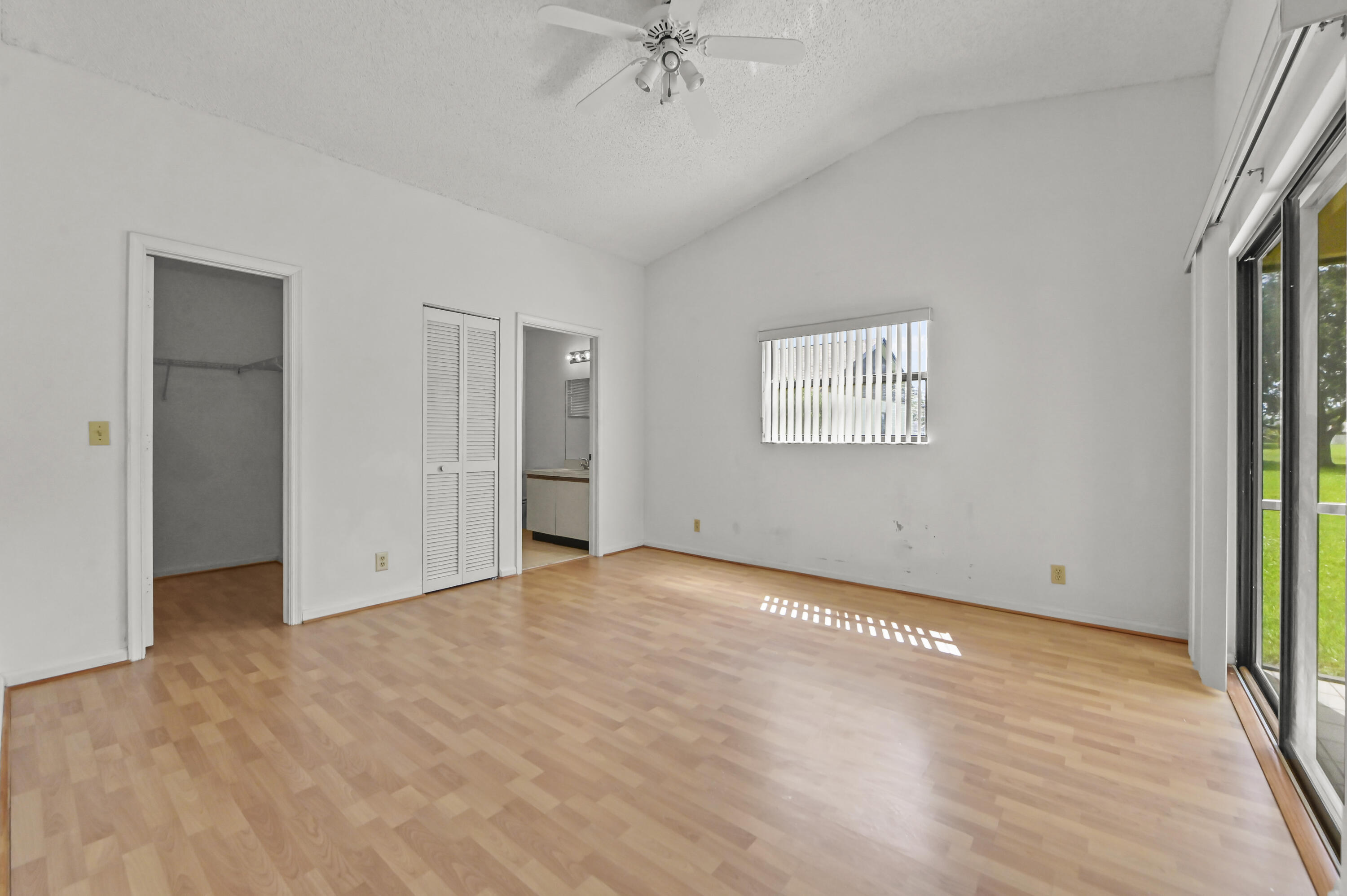 TRADEWINDS AT DOS LAGOS - Residential