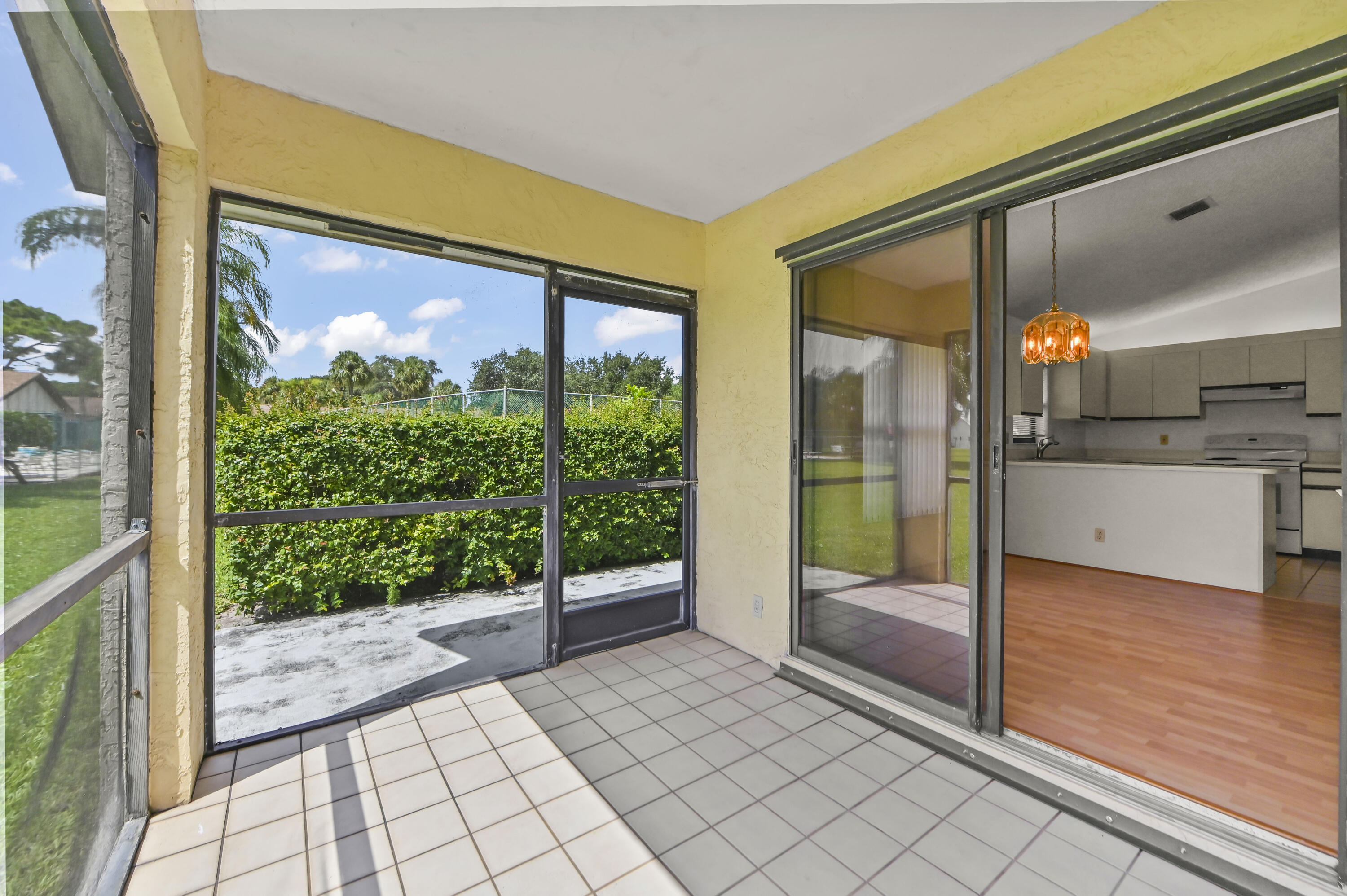 TRADEWINDS AT DOS LAGOS - Residential