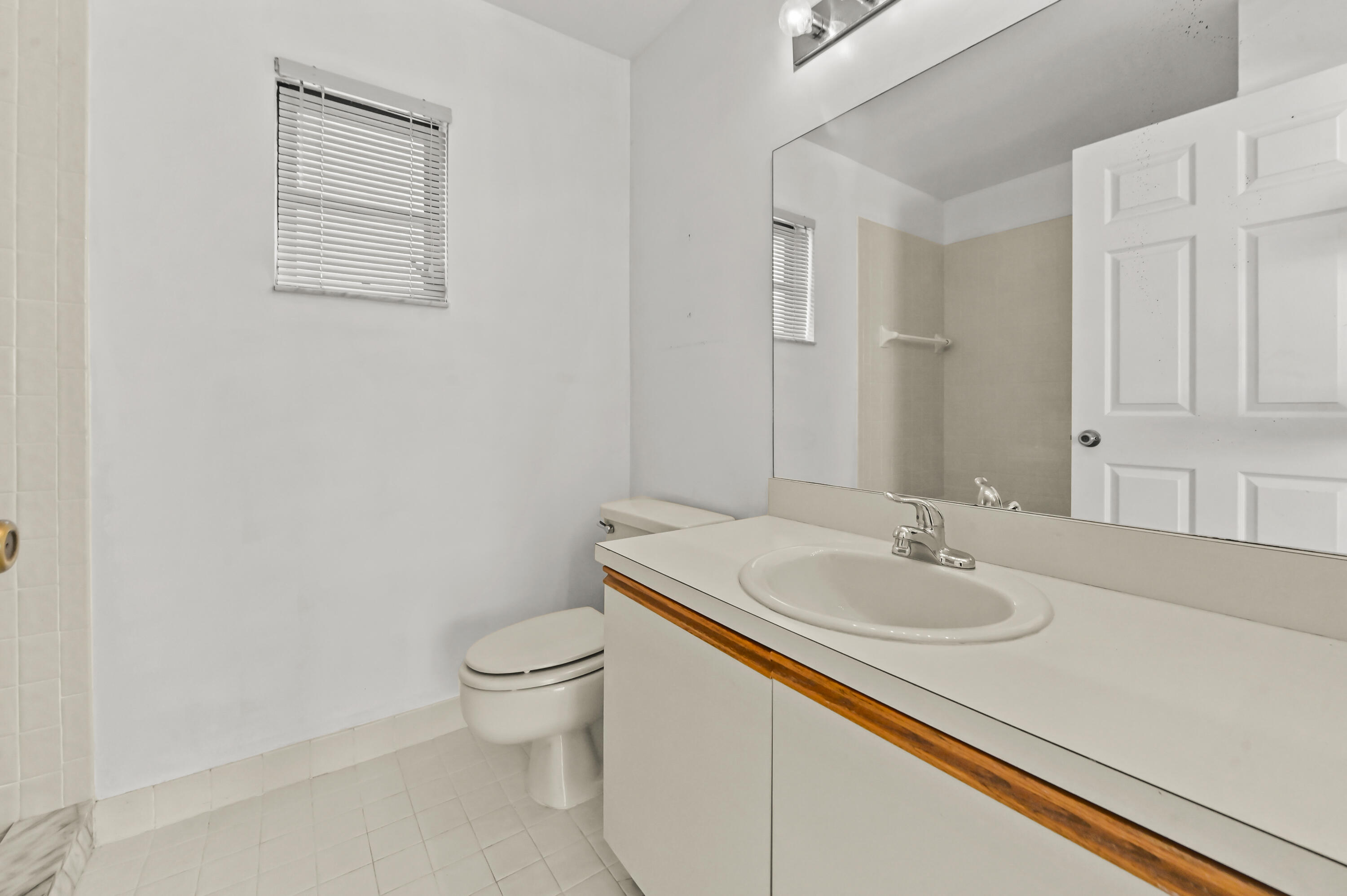 TRADEWINDS AT DOS LAGOS - Residential