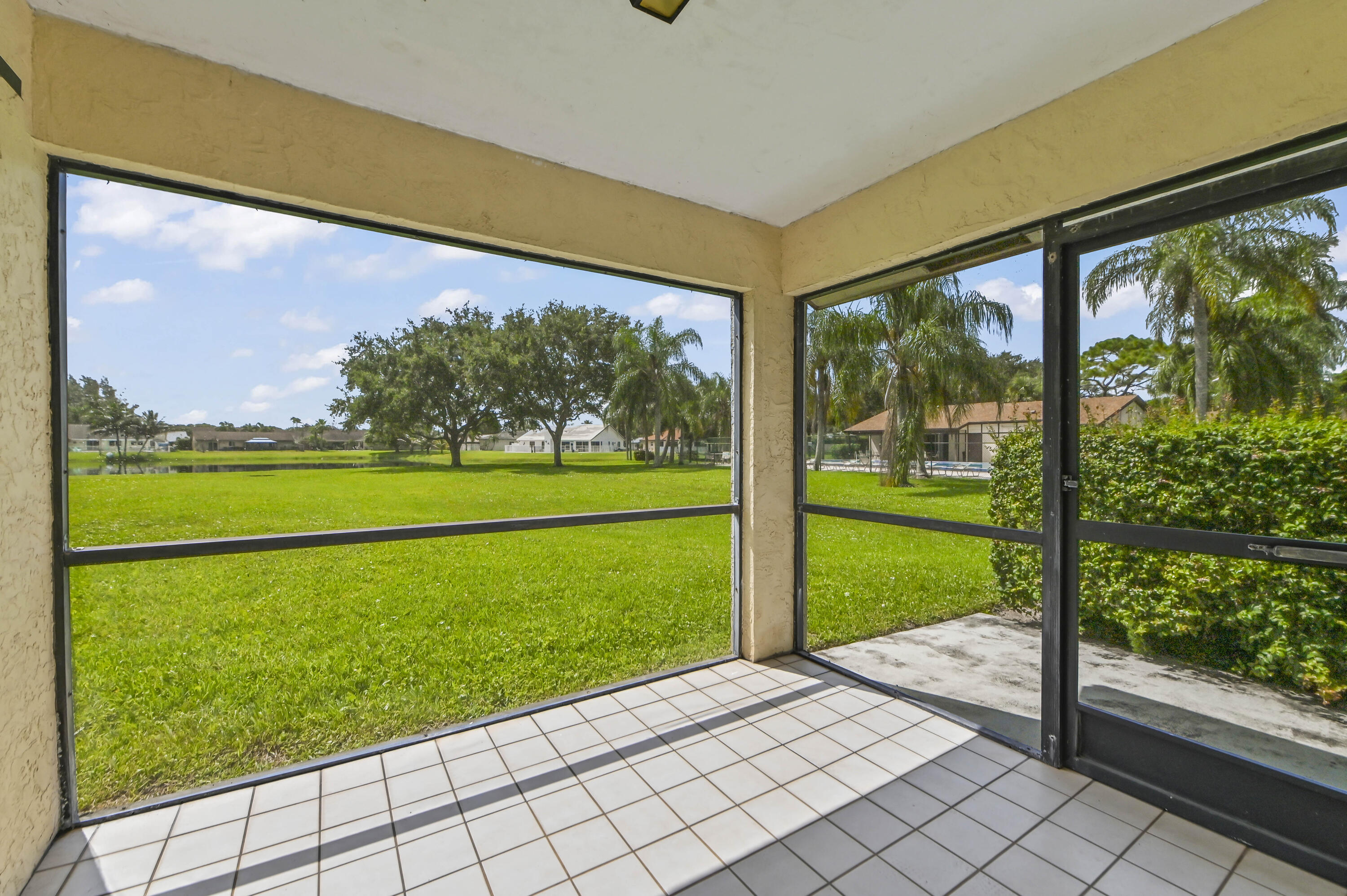 TRADEWINDS AT DOS LAGOS - Residential