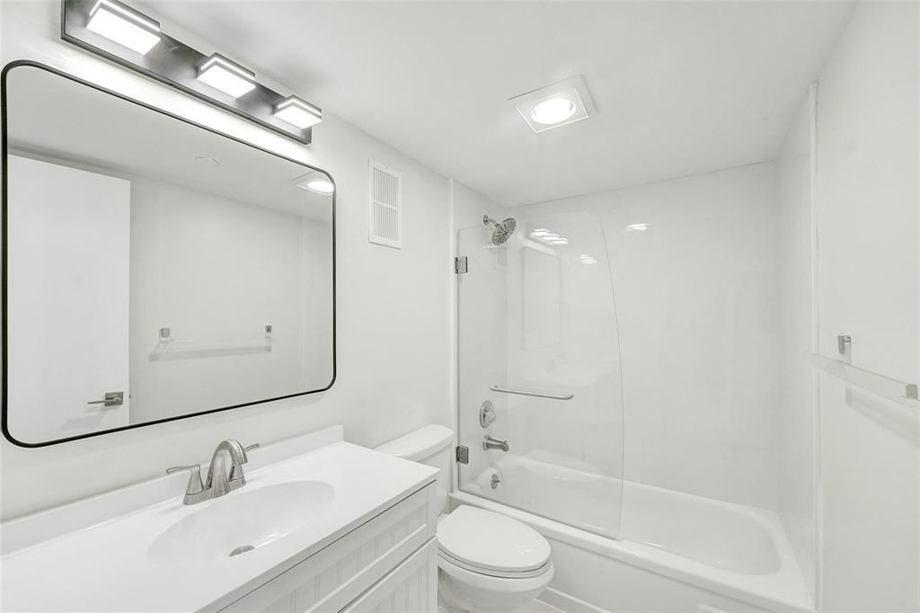 PARK PLACE CONDOMINIUM NO FIVE - Residential