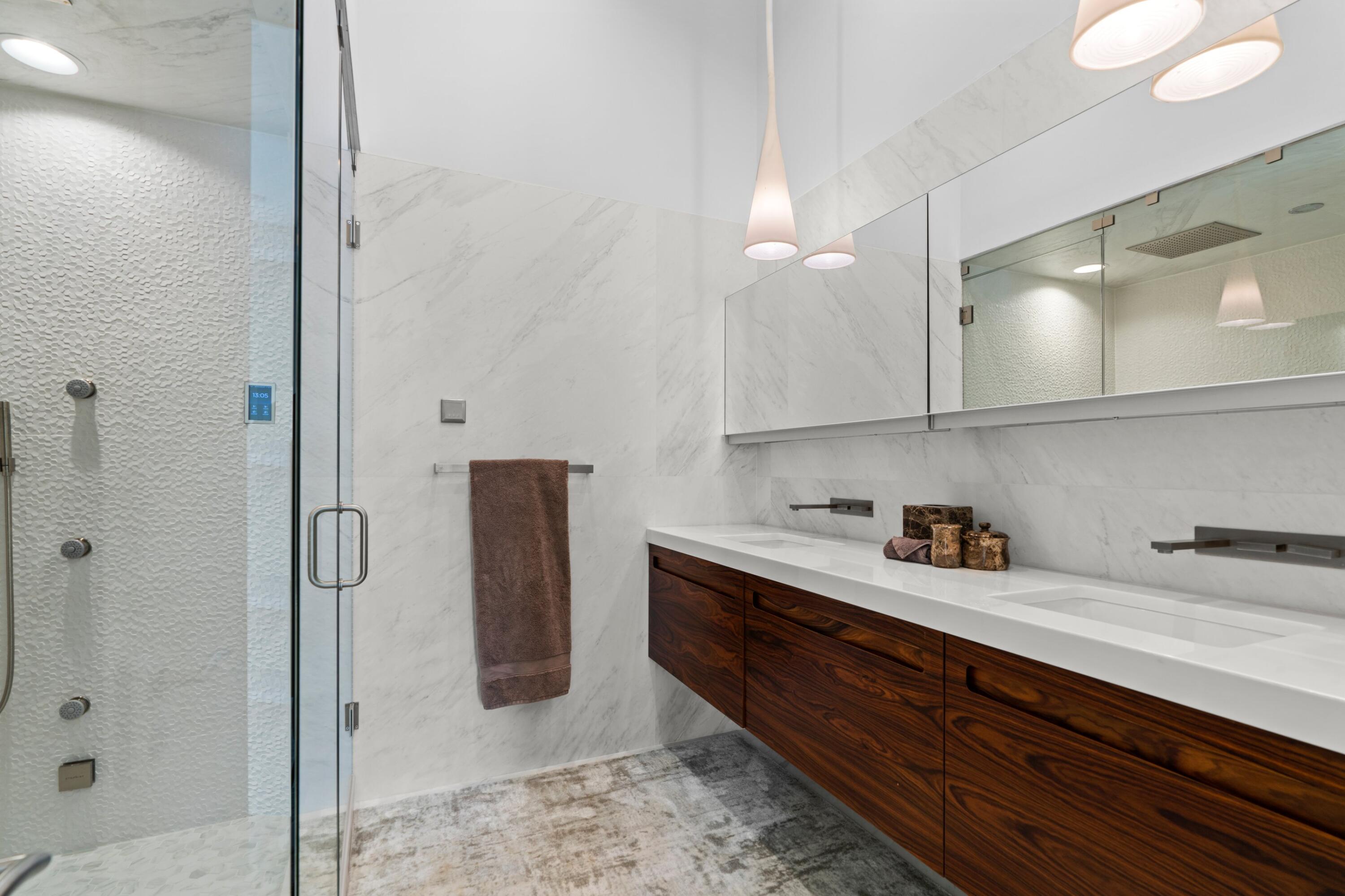 MIZNER LAKE ESTATES - Residential