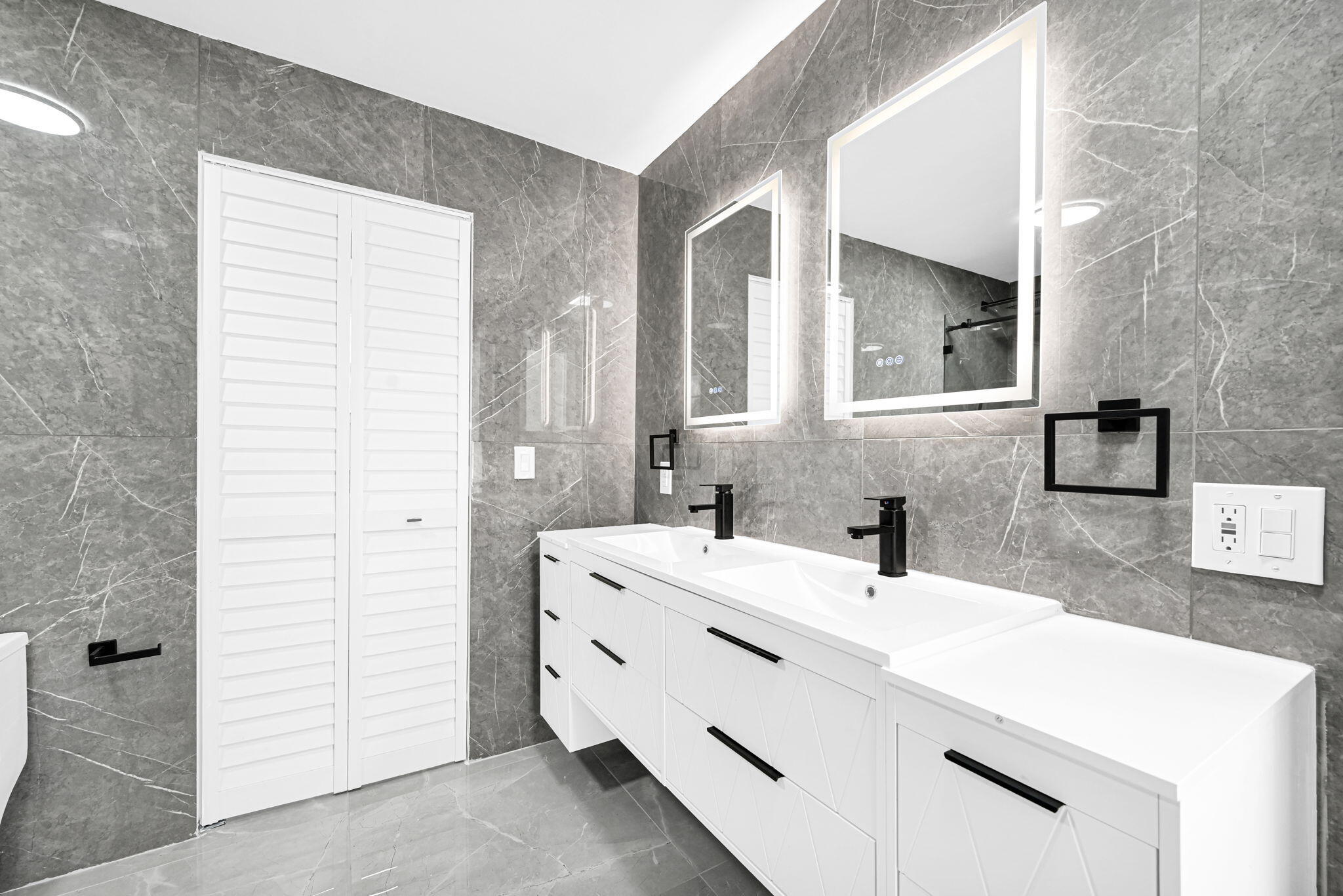 WESTWOOD LAKE 2ND ADDN - Residential