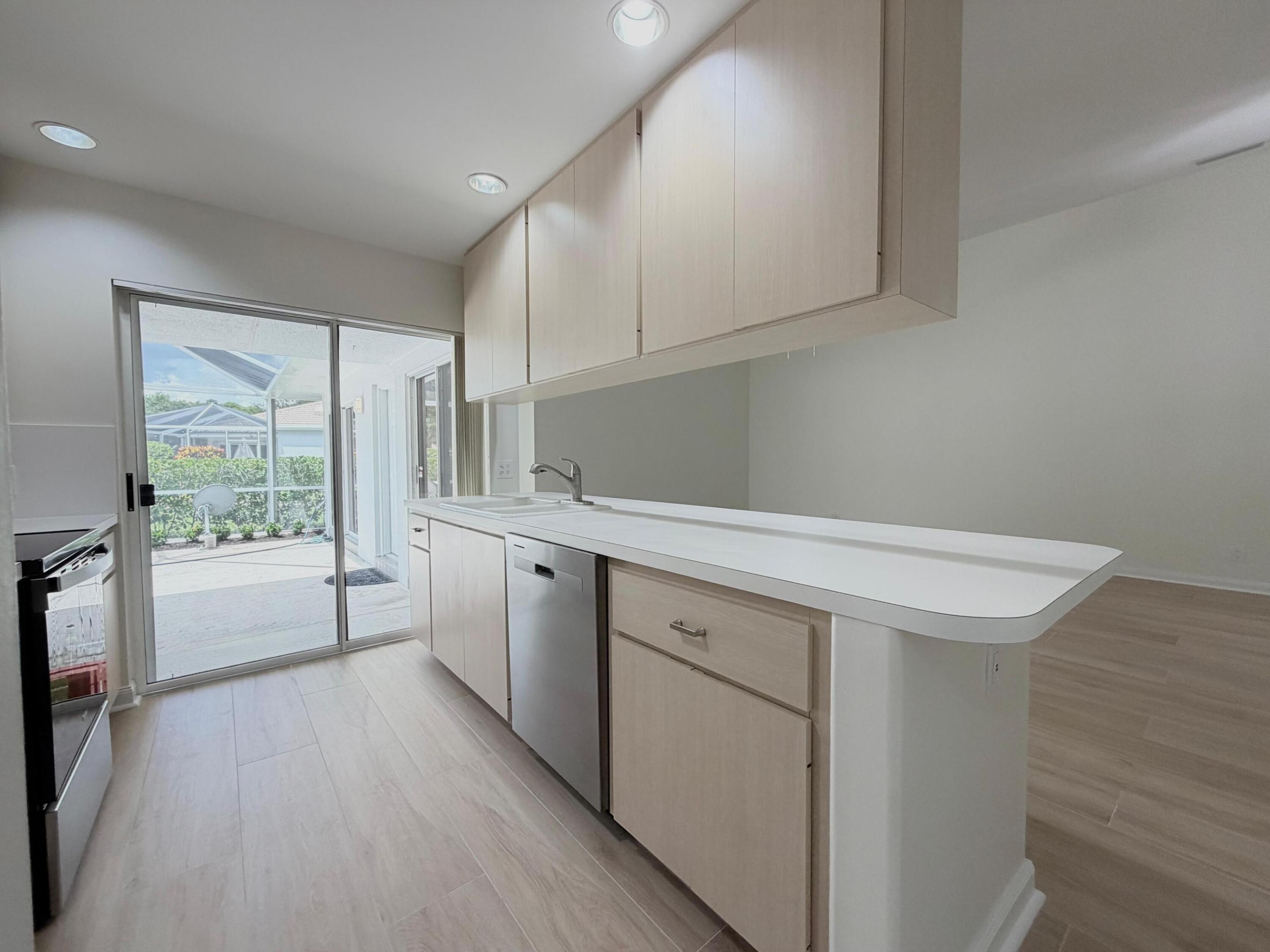 OAKS-SUNTERRACE 3 - Residential Lease