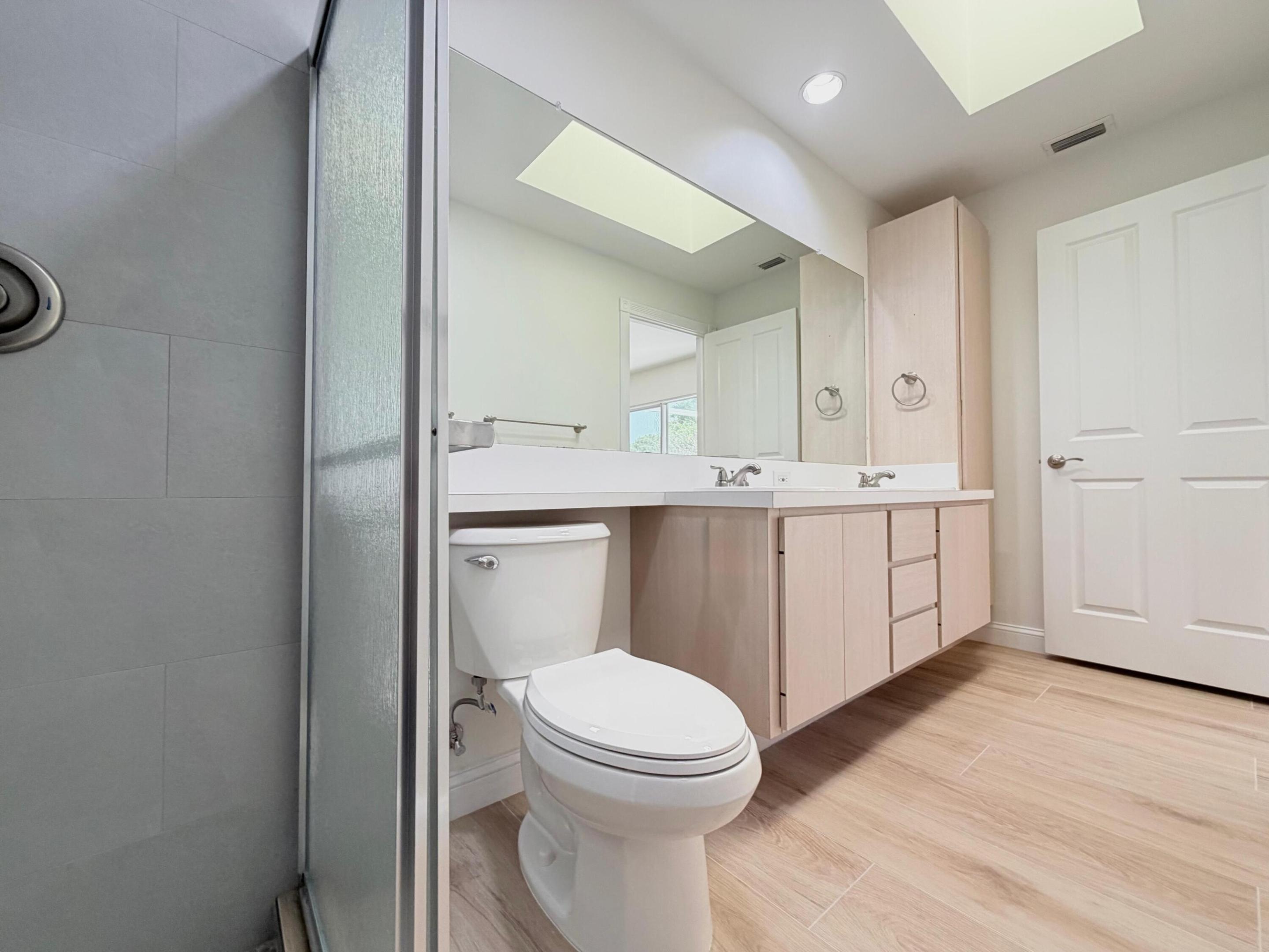 OAKS-SUNTERRACE 3 - Residential Lease