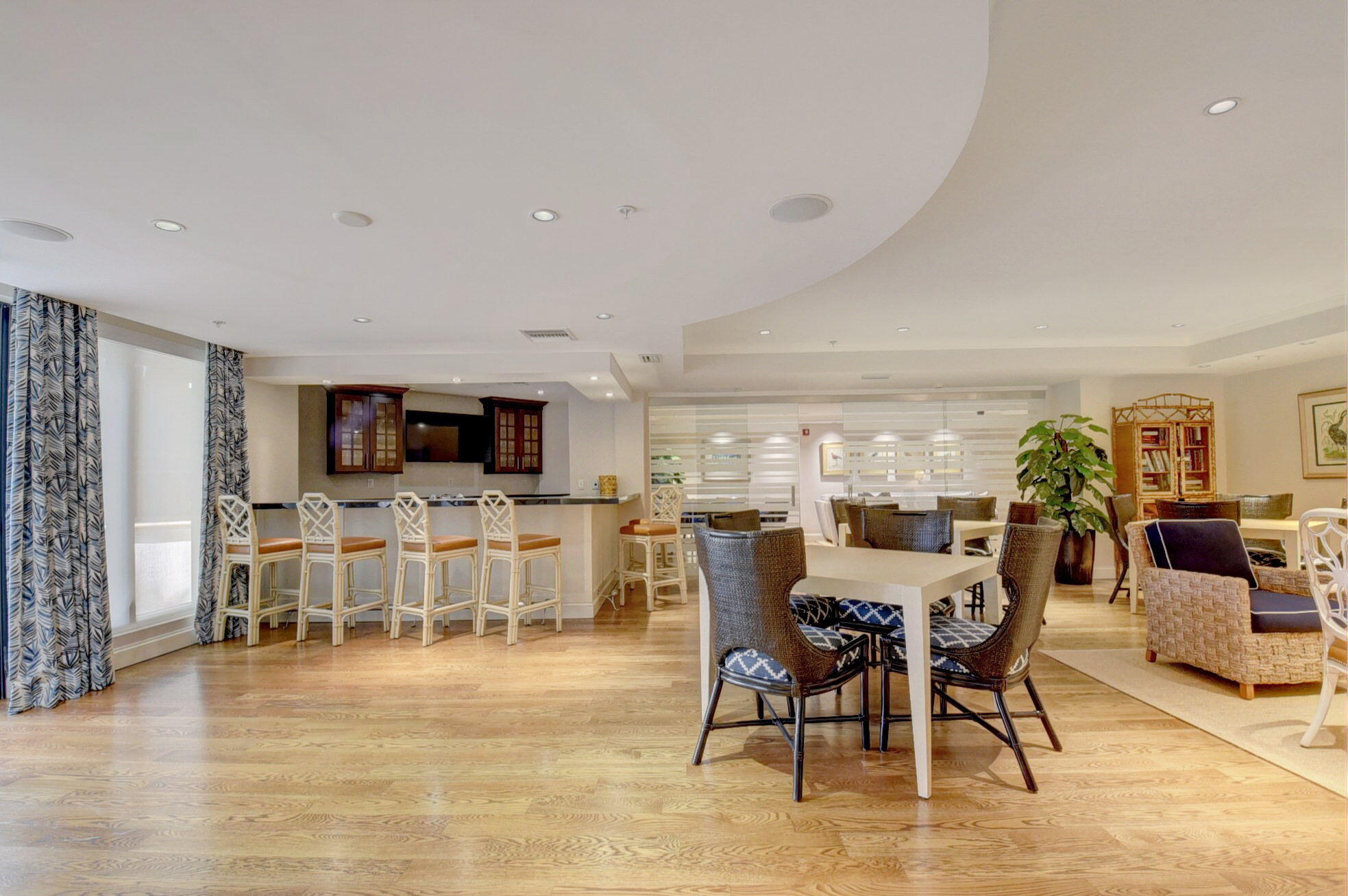 ONE CITY PLAZA CONDO - Residential