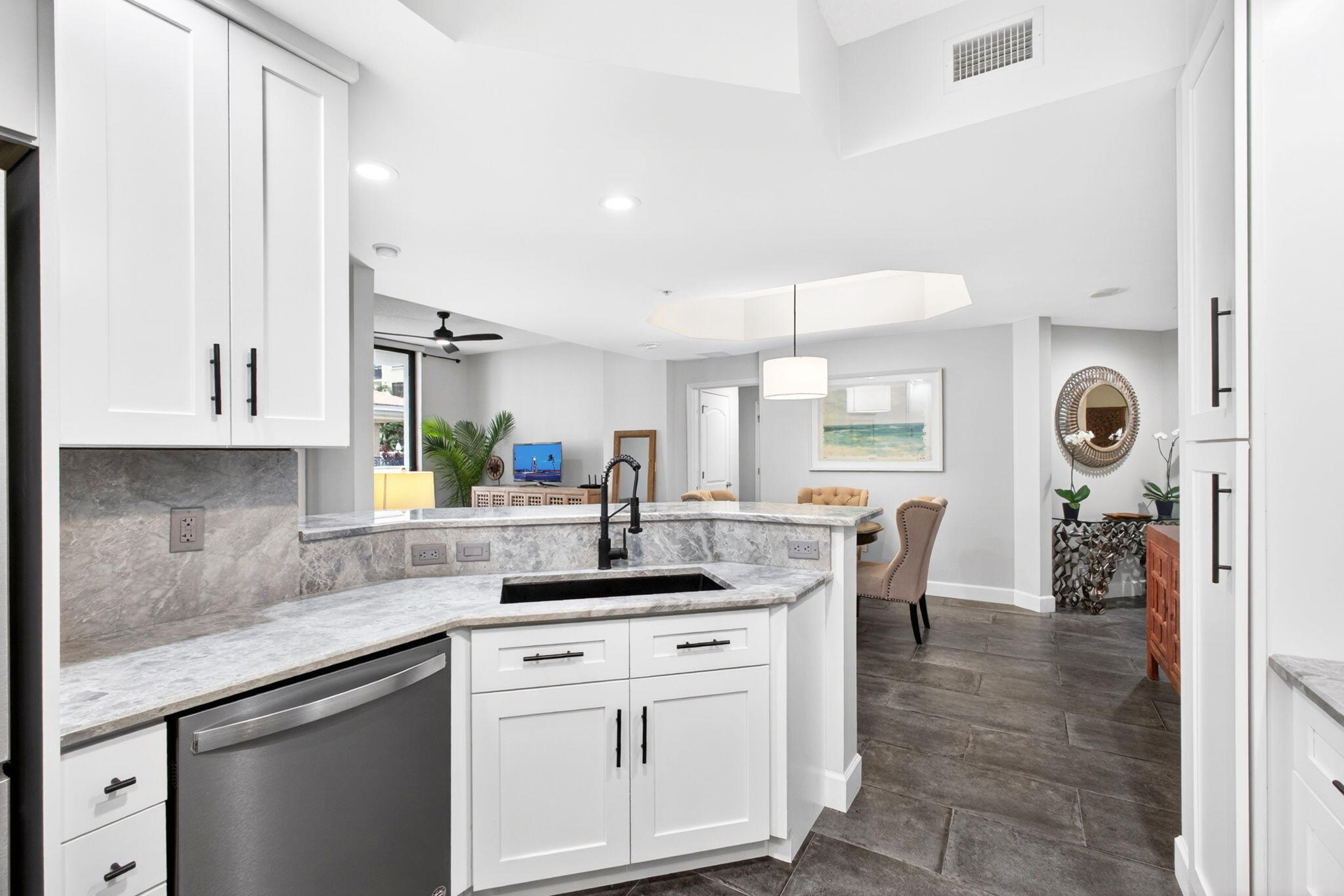 ONE CITY PLAZA CONDO - Residential