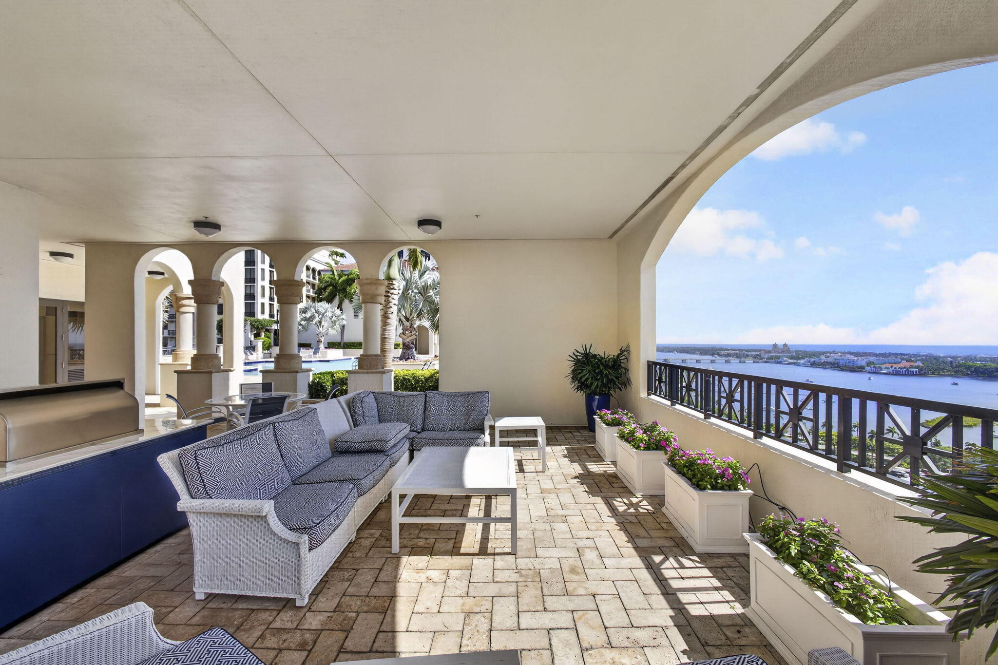 ONE CITY PLAZA CONDO - Residential