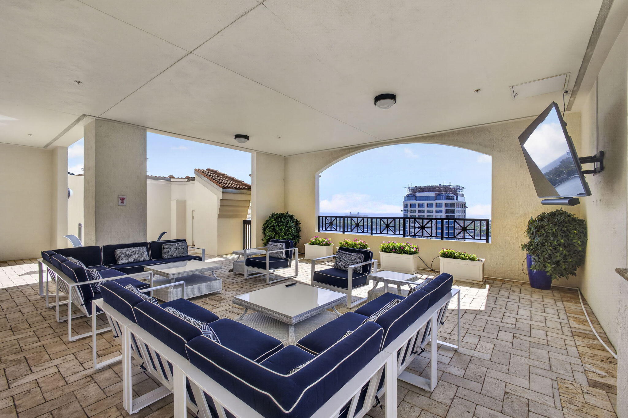 ONE CITY PLAZA CONDO - Residential
