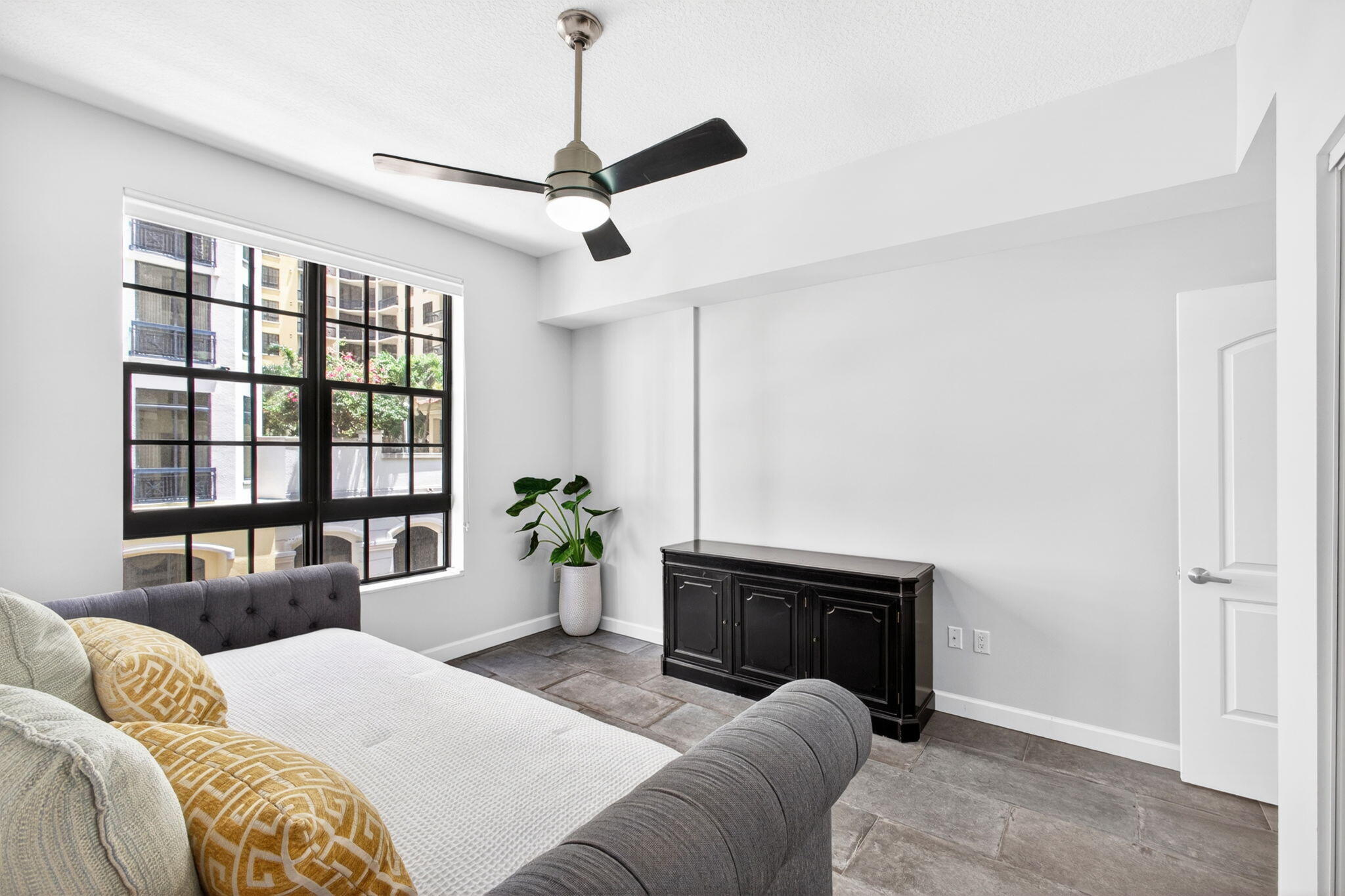ONE CITY PLAZA CONDO - Residential