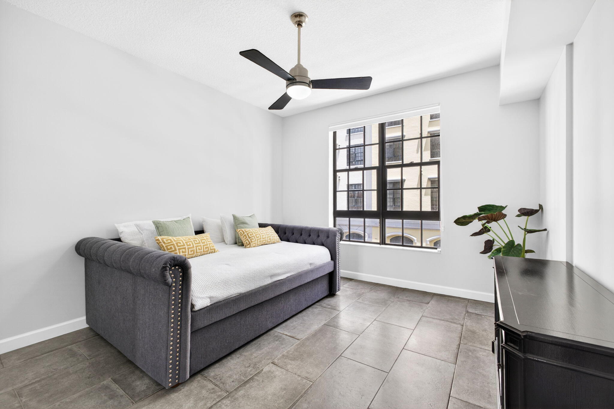 ONE CITY PLAZA CONDO - Residential