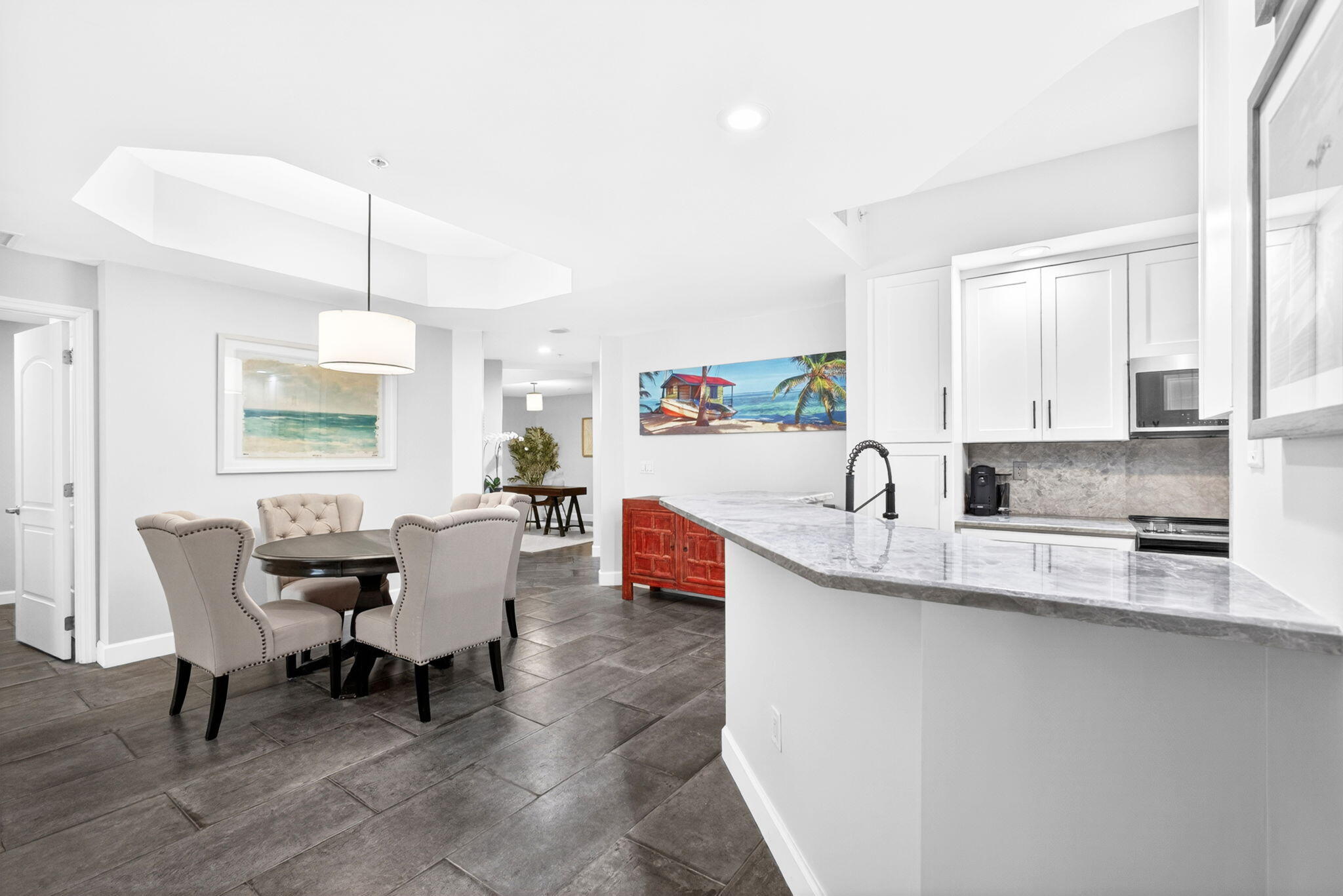 ONE CITY PLAZA CONDO - Residential