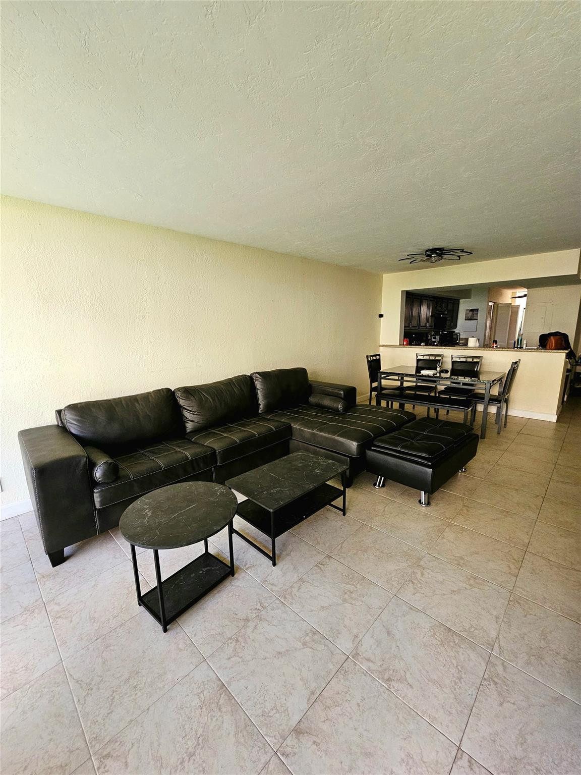 CORAL SPRINGS ESTATE TOWNHOMES - Residential Lease