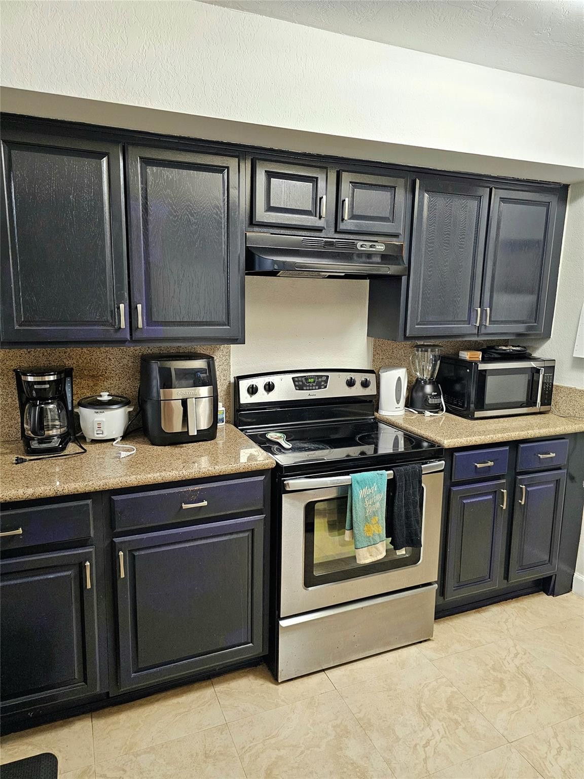 CORAL SPRINGS ESTATE TOWNHOMES - Residential Lease