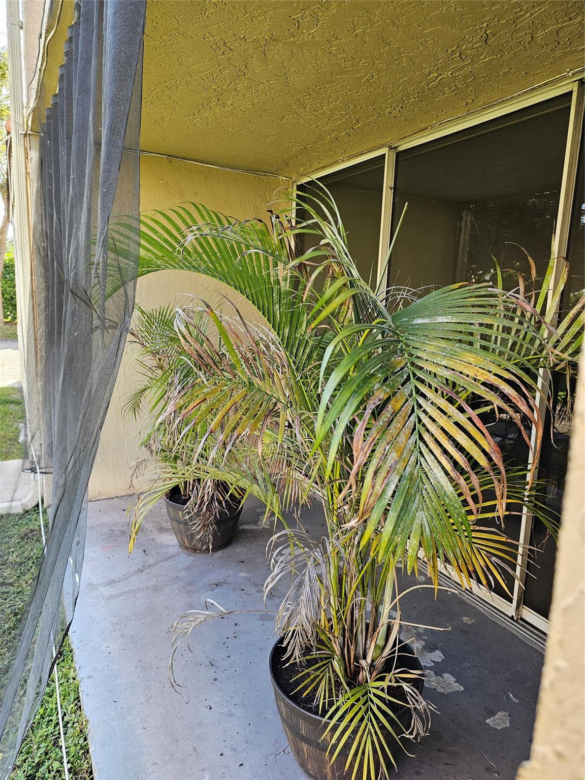 CORAL SPRINGS ESTATE TOWNHOMES - Residential Lease