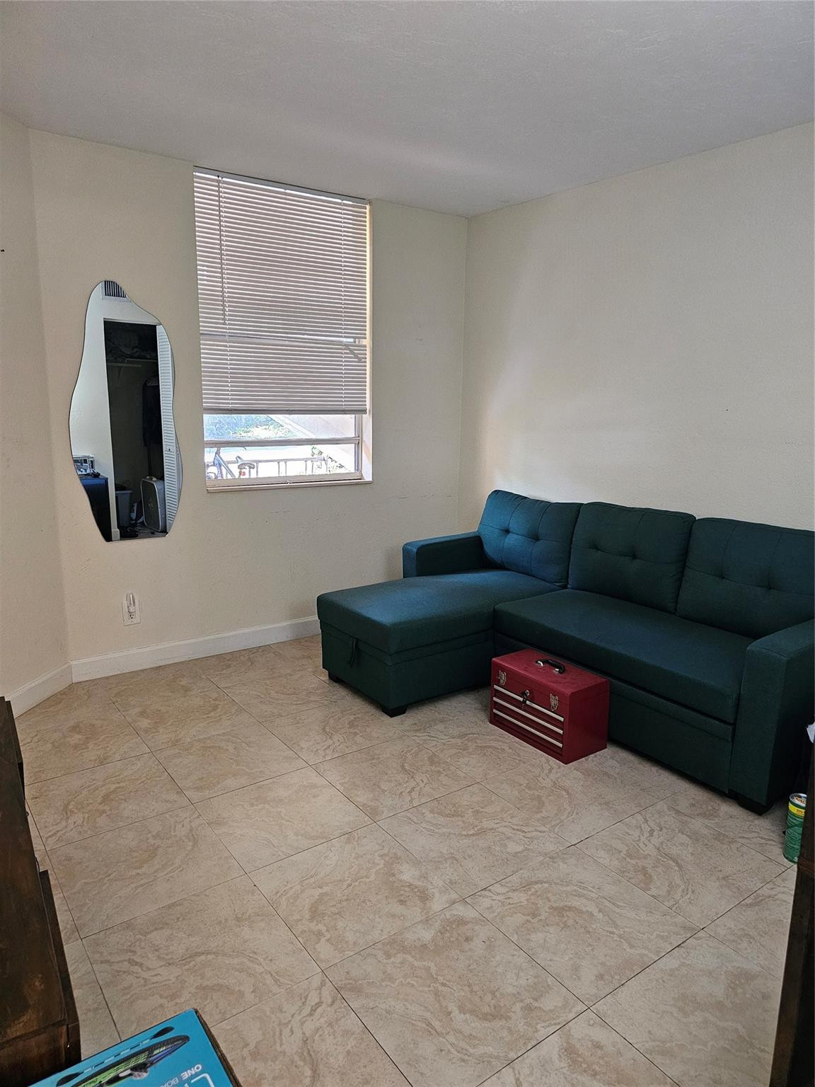 CORAL SPRINGS ESTATE TOWNHOMES - Residential Lease