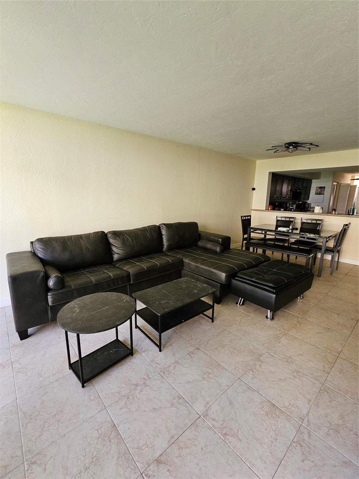 CORAL SPRINGS ESTATE TOWNHOMES - Residential Lease
