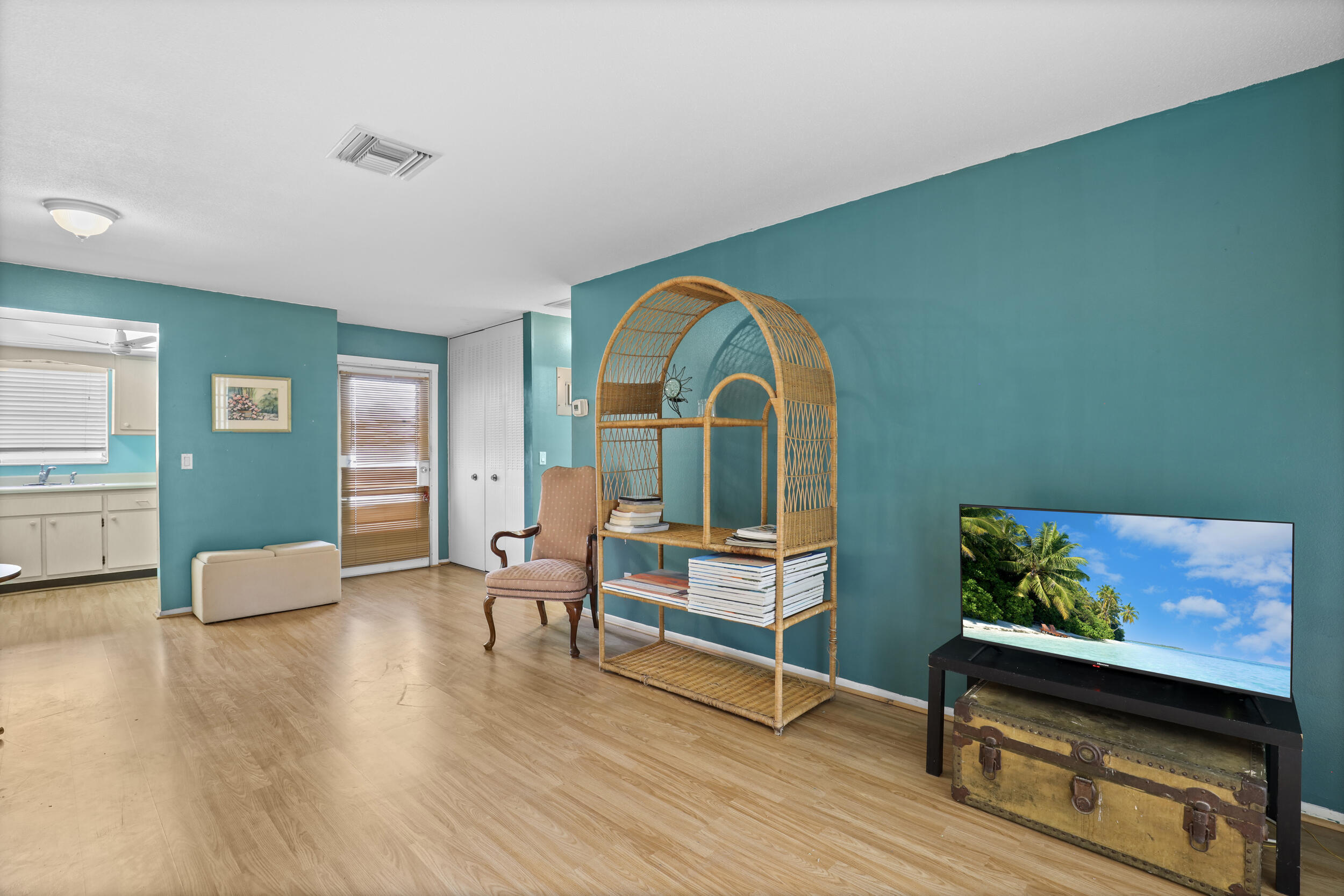 CRESTHAVEN VILLAS 7 CONDO - Residential