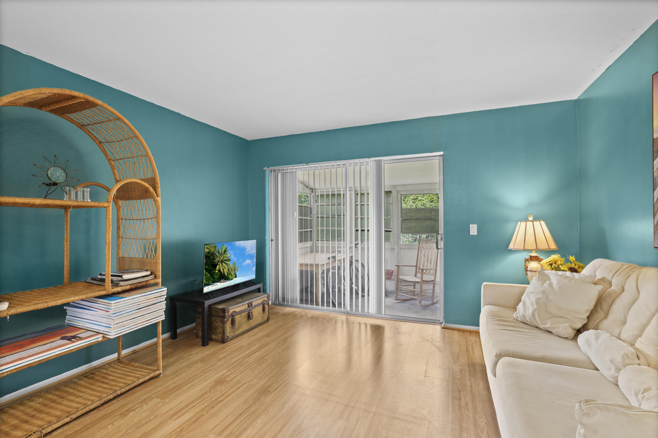 CRESTHAVEN VILLAS 7 CONDO - Residential