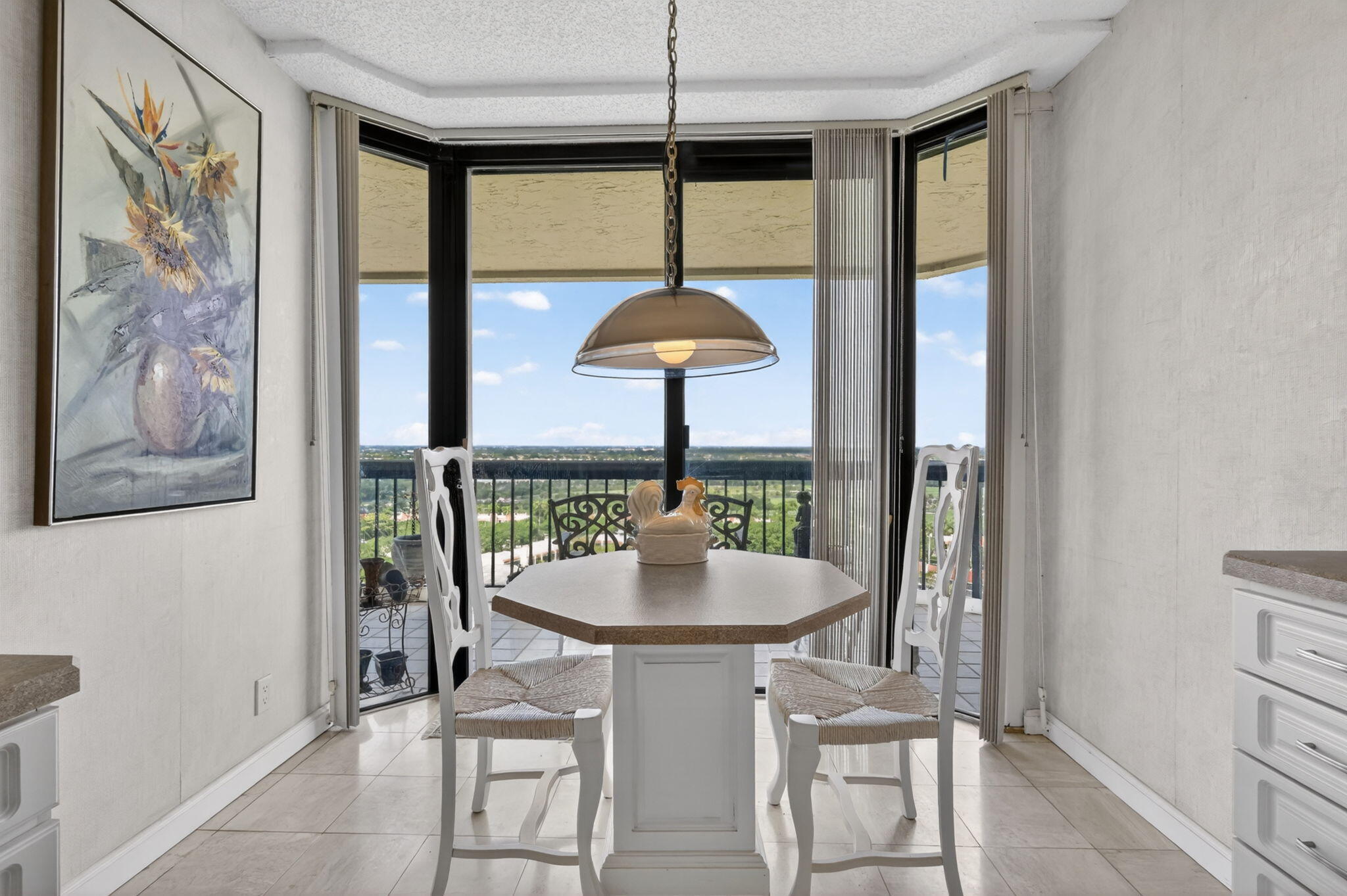 CONSULATE CONDO - Residential