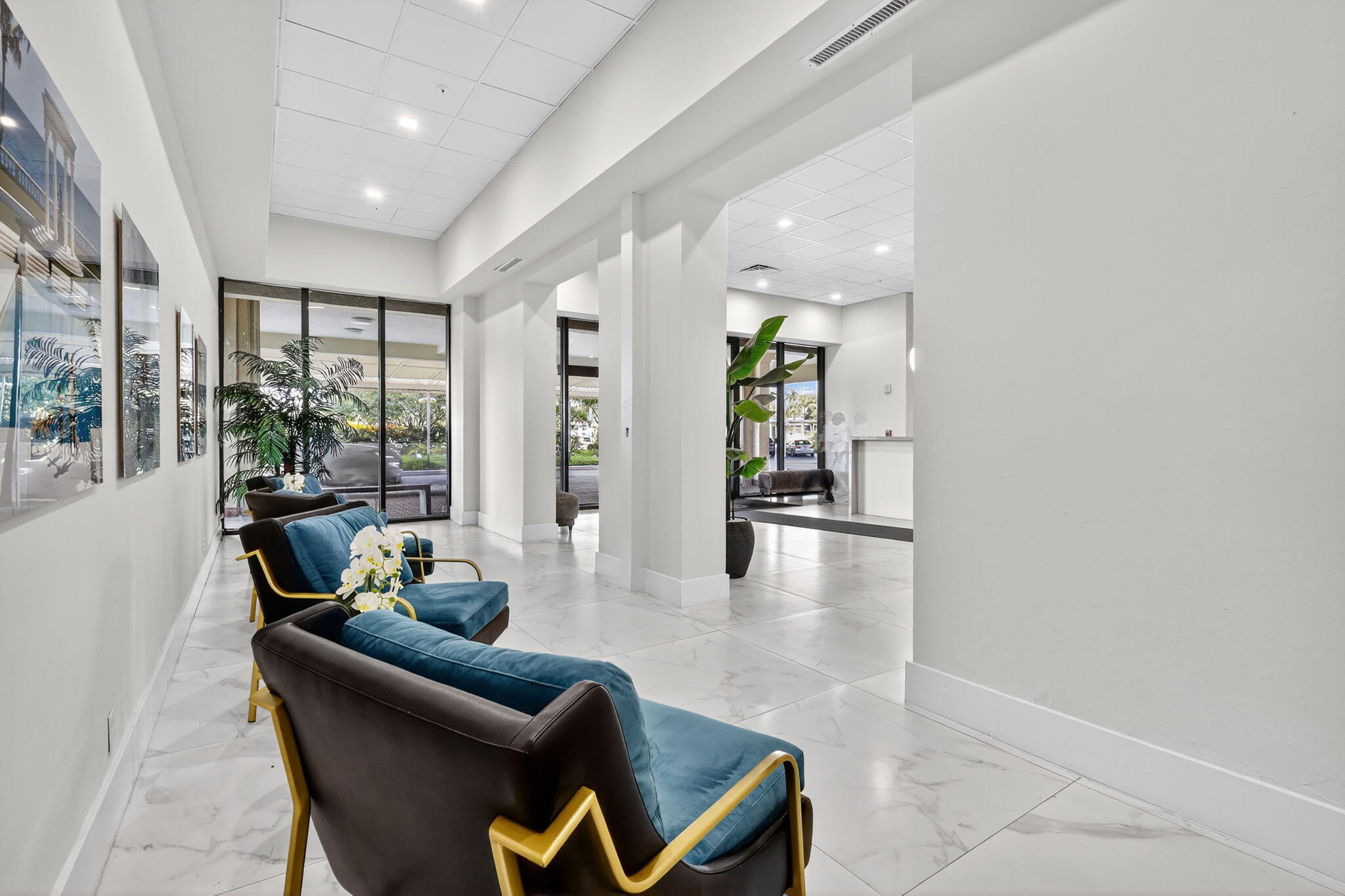 CONSULATE CONDO - Residential