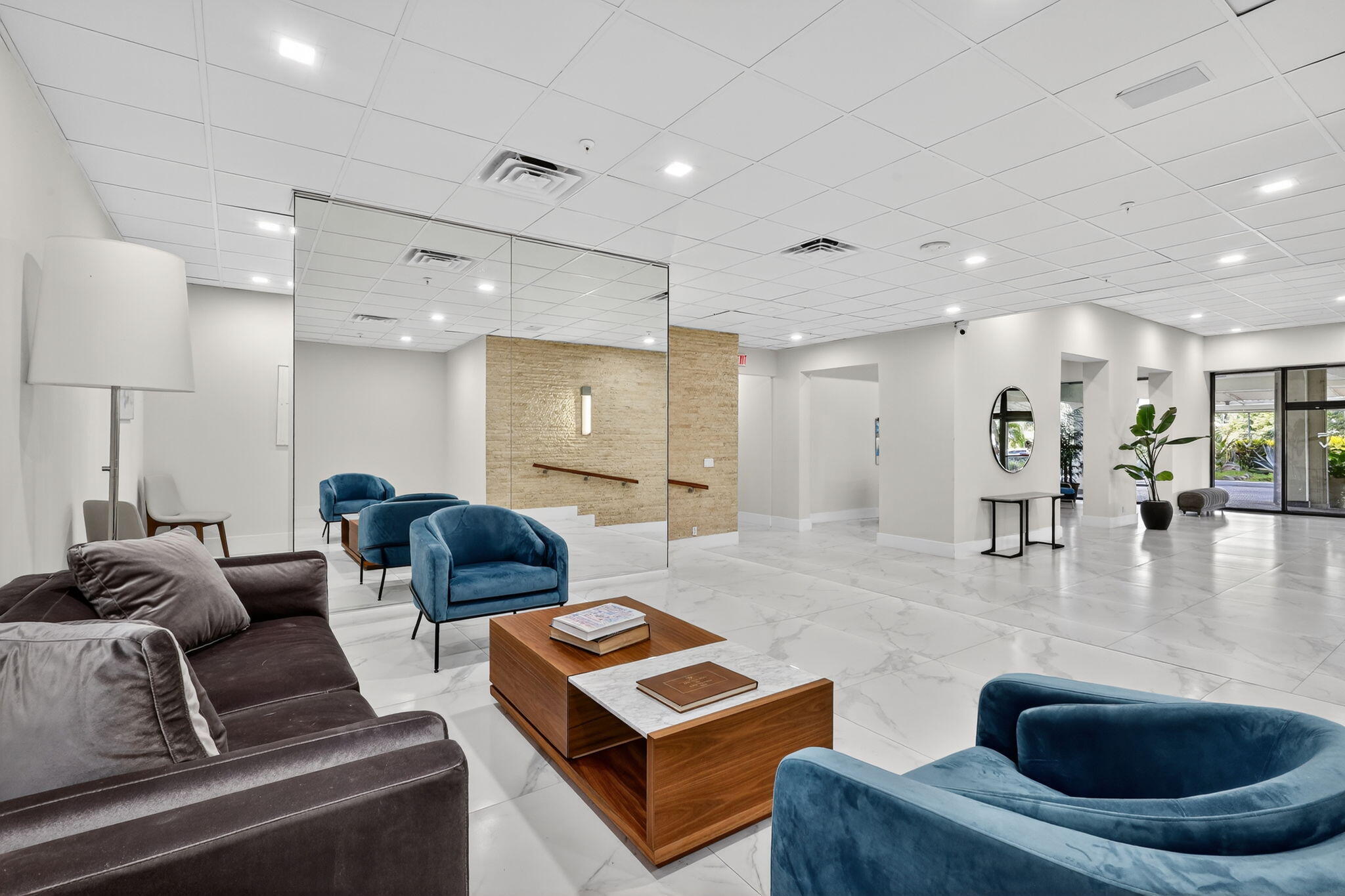 CONSULATE CONDO - Residential