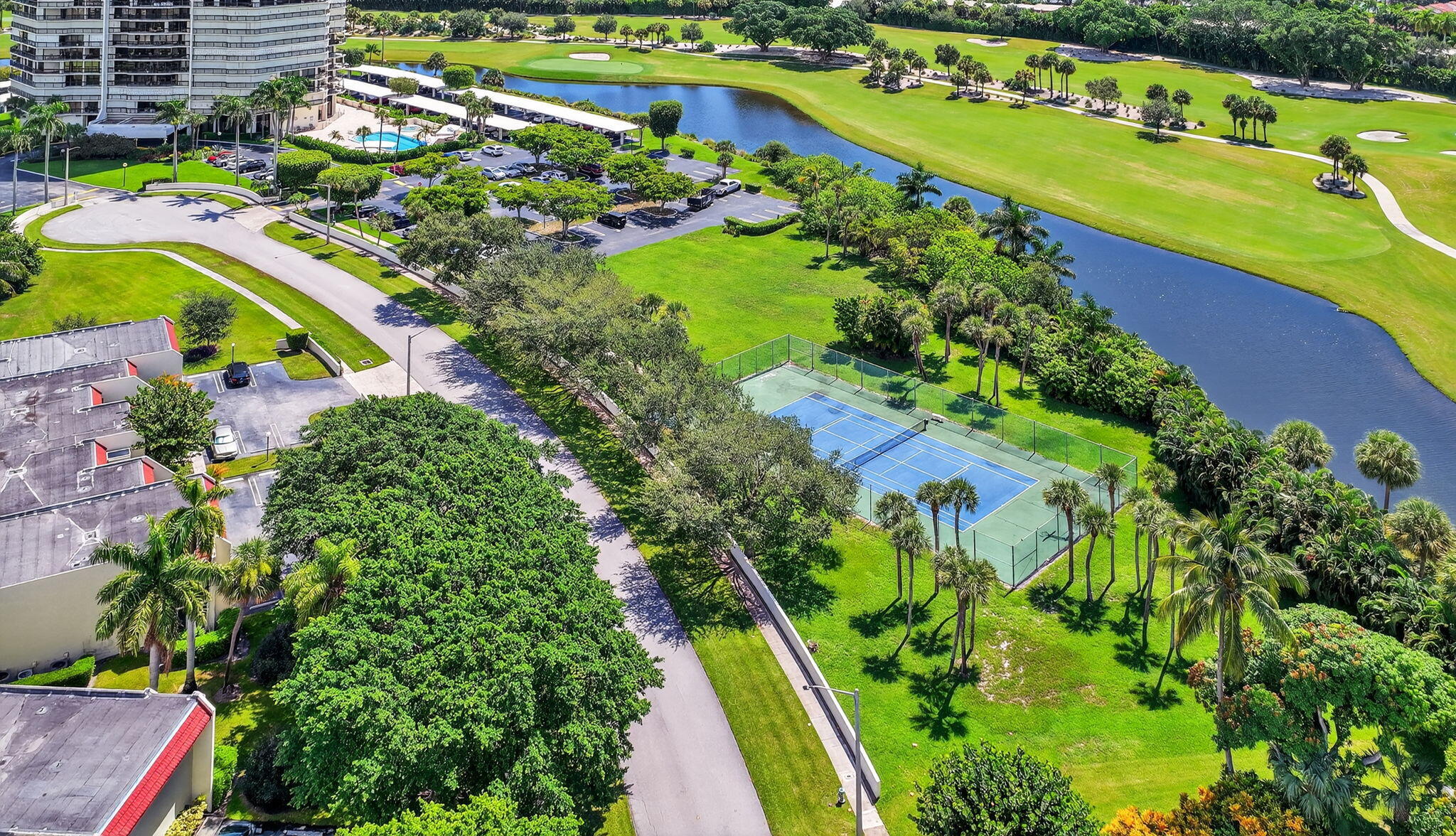 CONSULATE CONDO - Residential
