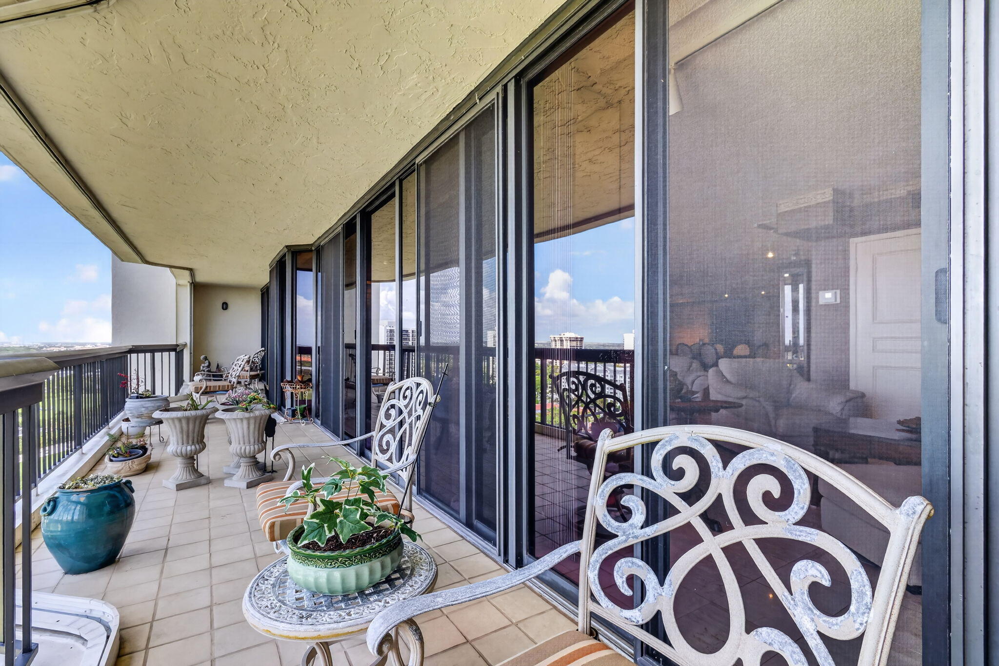 CONSULATE CONDO - Residential
