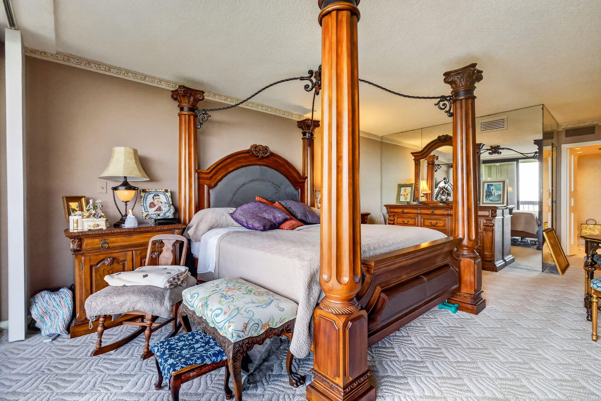 CONSULATE CONDO - Residential