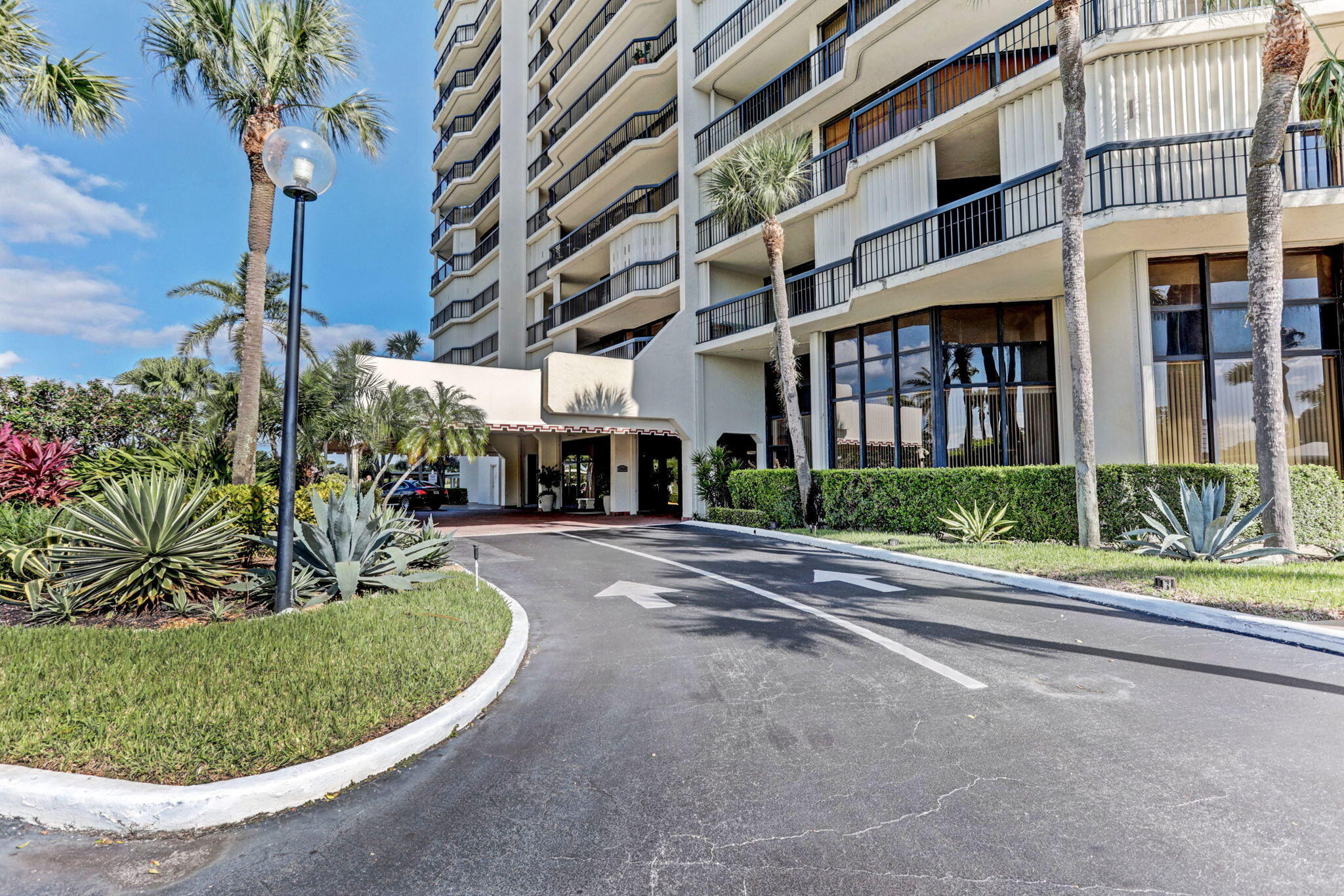 CONSULATE CONDO - Residential