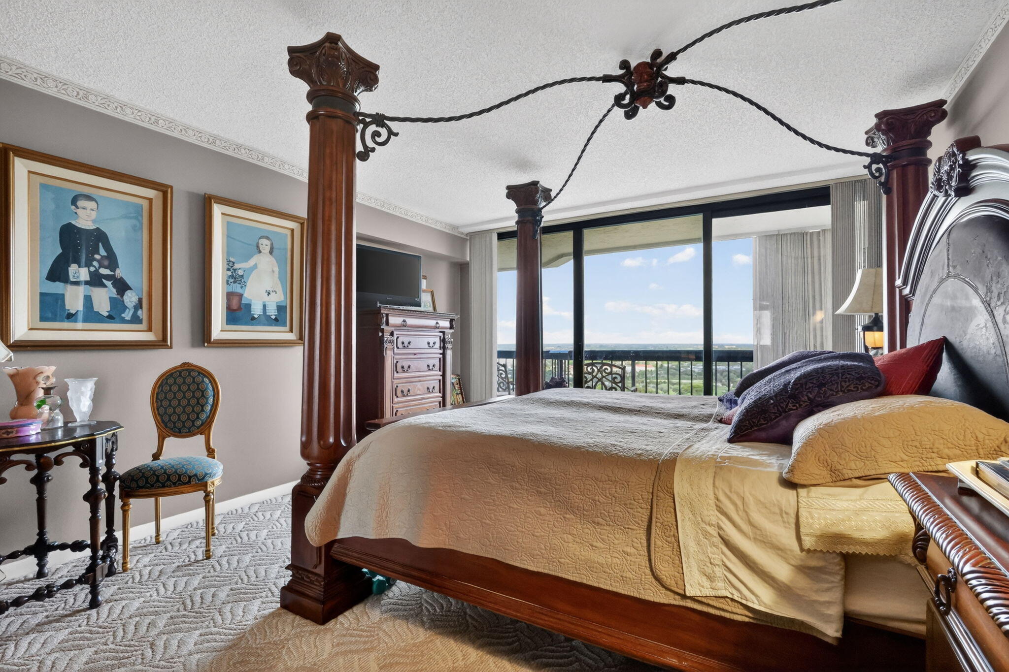 CONSULATE CONDO - Residential