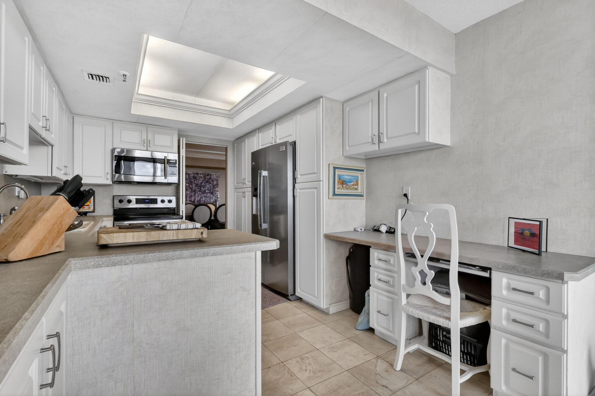CONSULATE CONDO - Residential