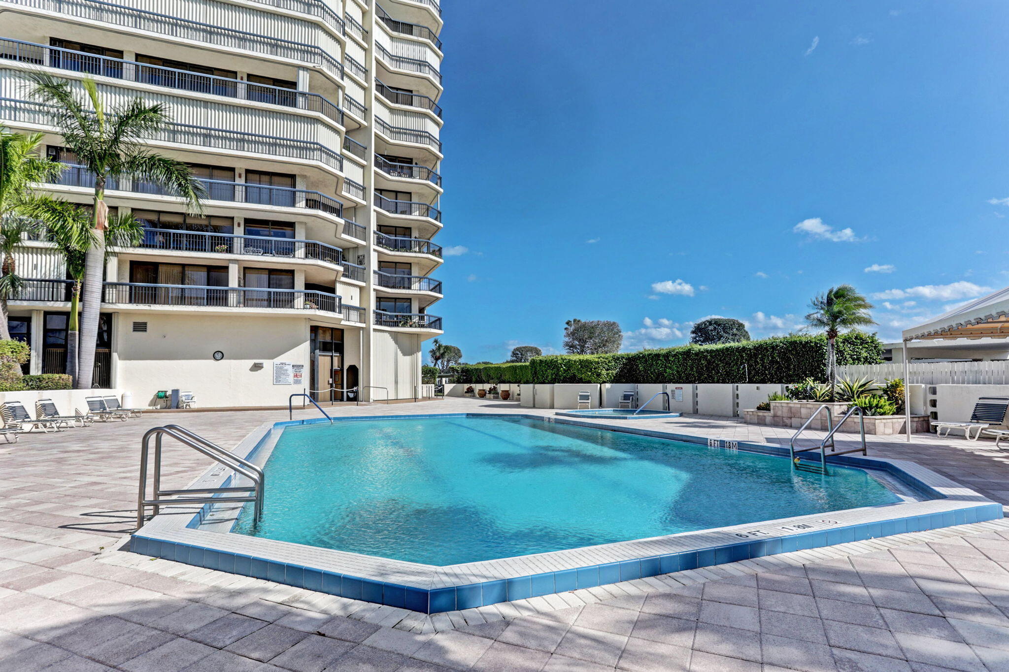 CONSULATE CONDO - Residential