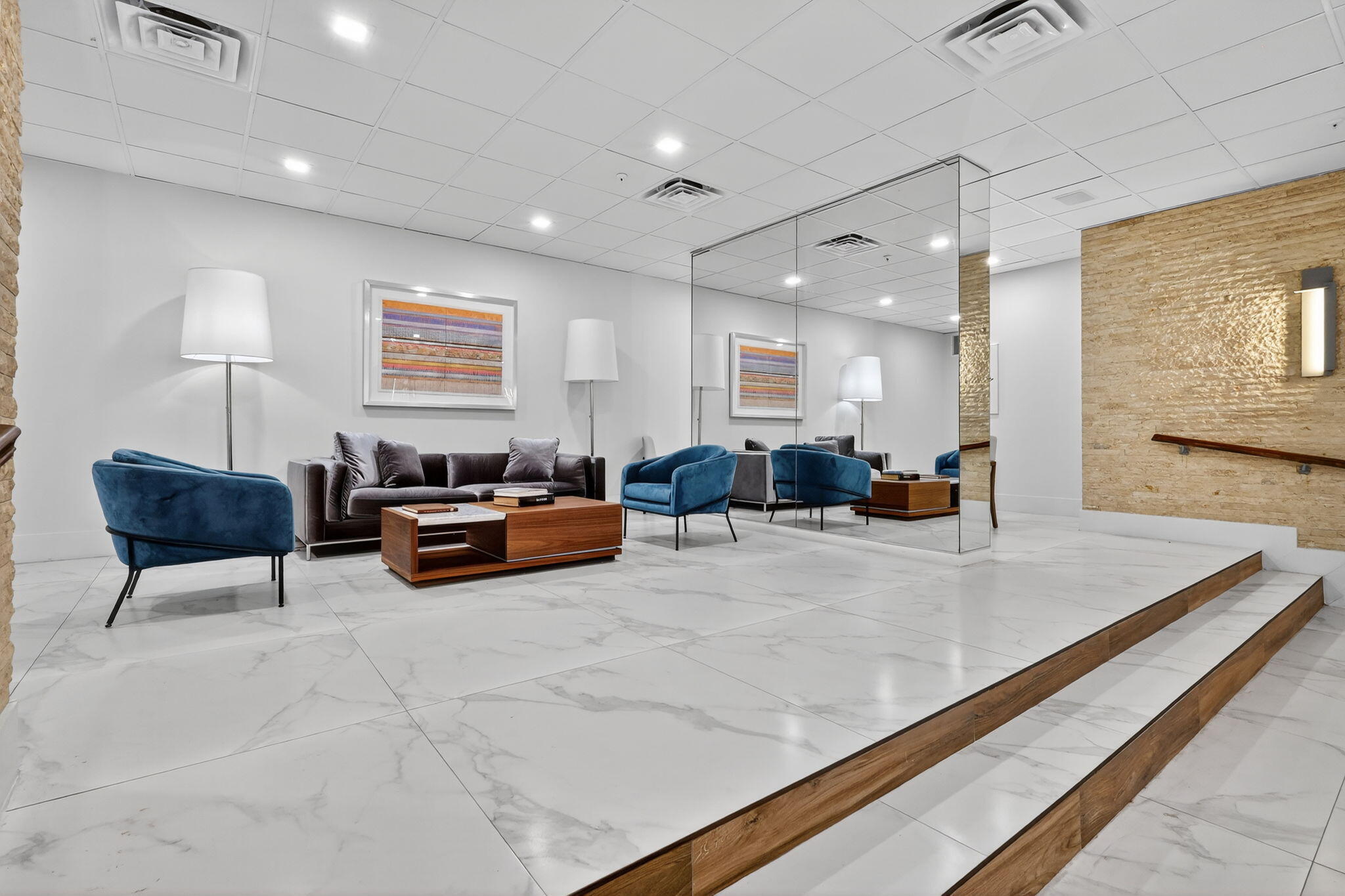CONSULATE CONDO - Residential