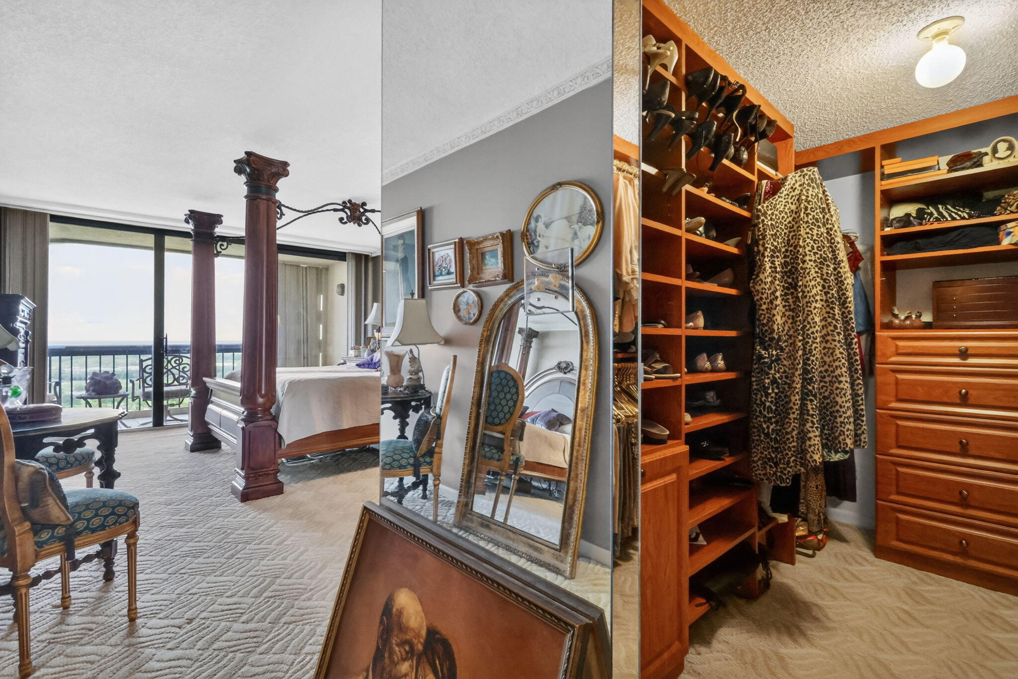 CONSULATE CONDO - Residential