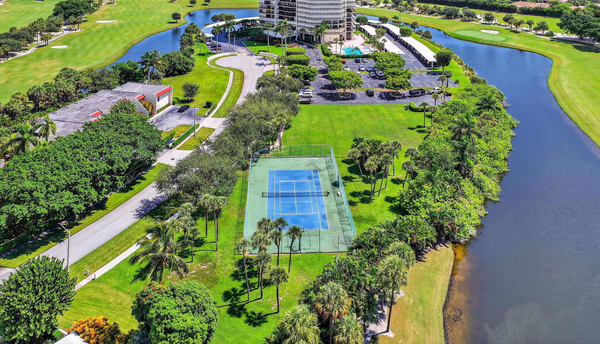 CONSULATE CONDO - Residential