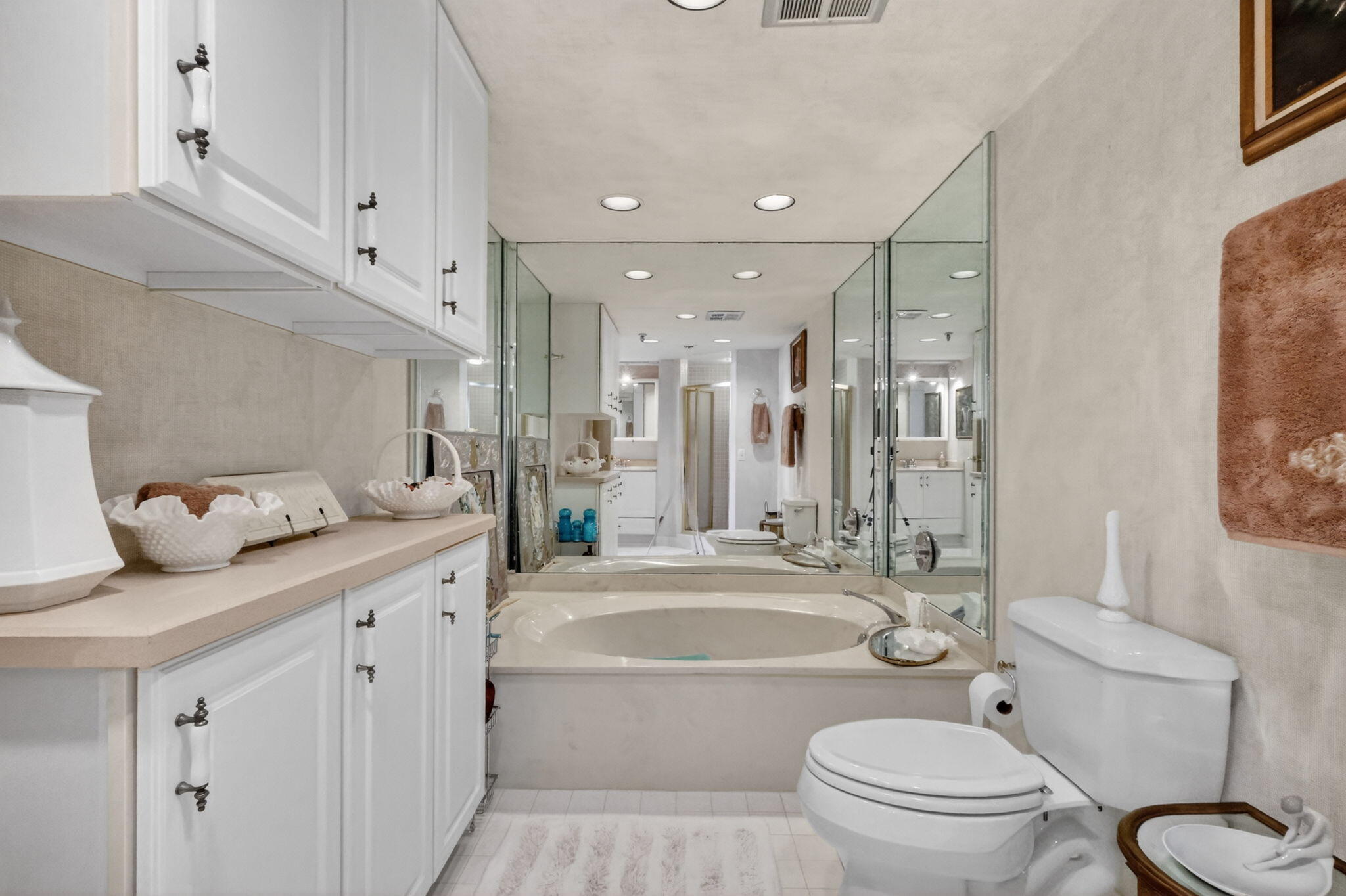 CONSULATE CONDO - Residential