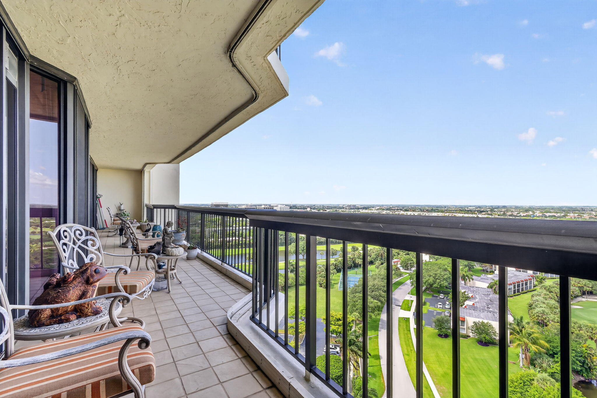 CONSULATE CONDO - Residential