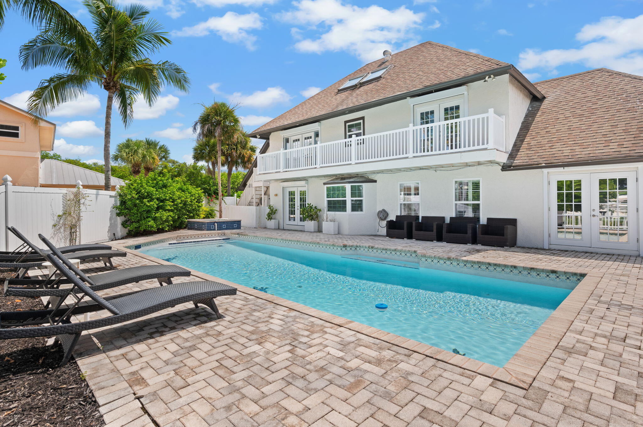 QUEEN'S COVE UNIT 1 - Residential
