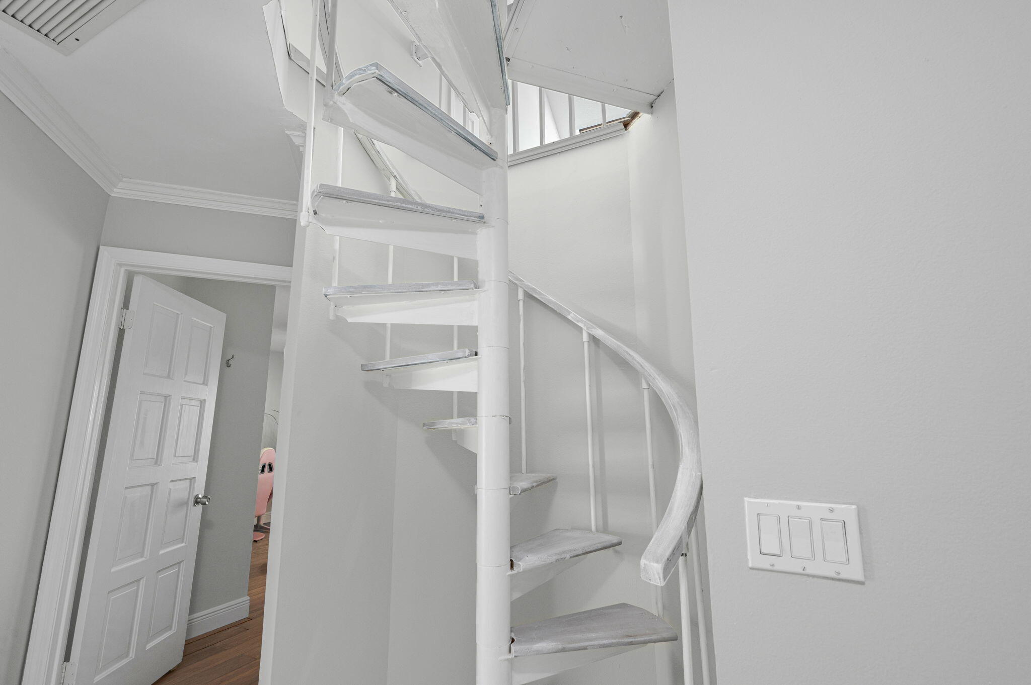 QUEEN'S COVE UNIT 1 - Residential