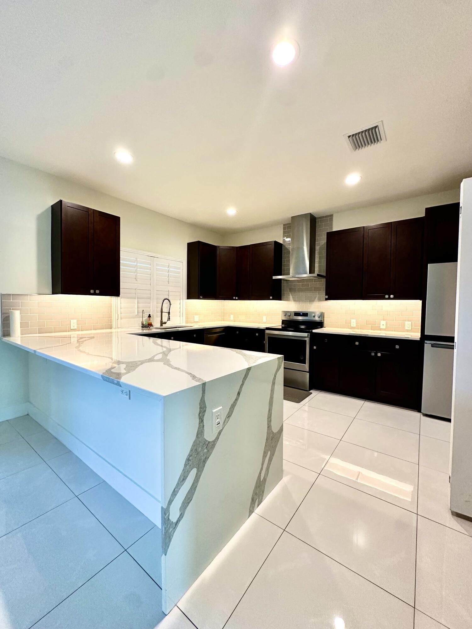 PORT ST LUCIE SECTION 33 - Residential
