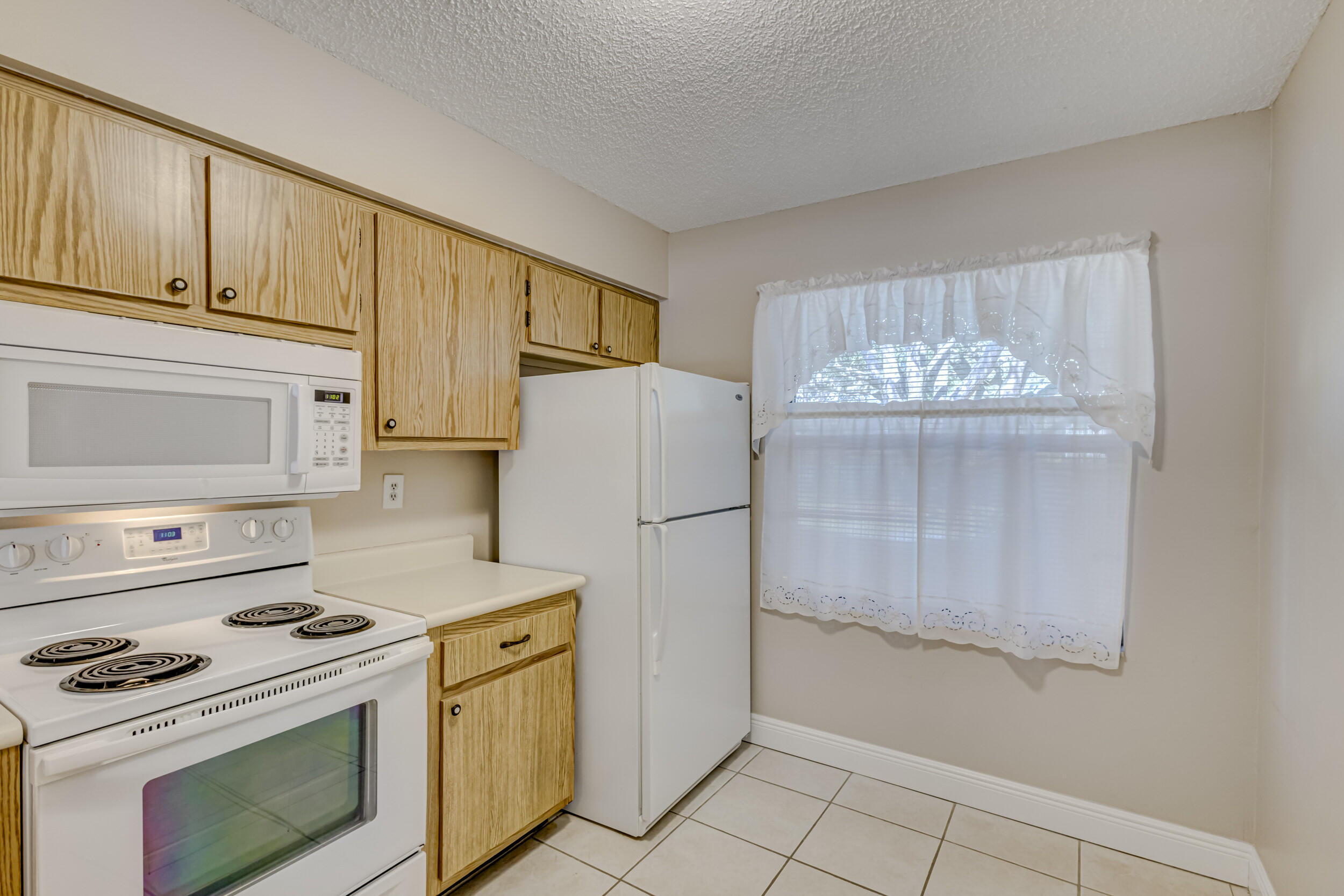 SABAL RIDGE CONDO - Residential Lease