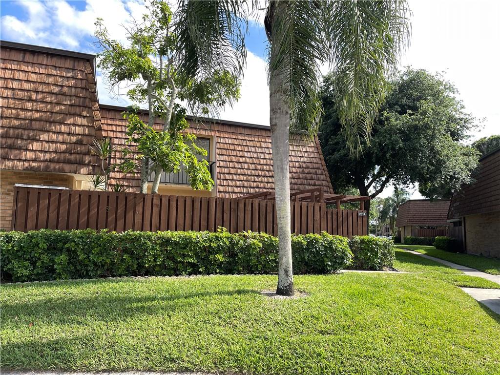 SHERWOOD LAKES - Residential