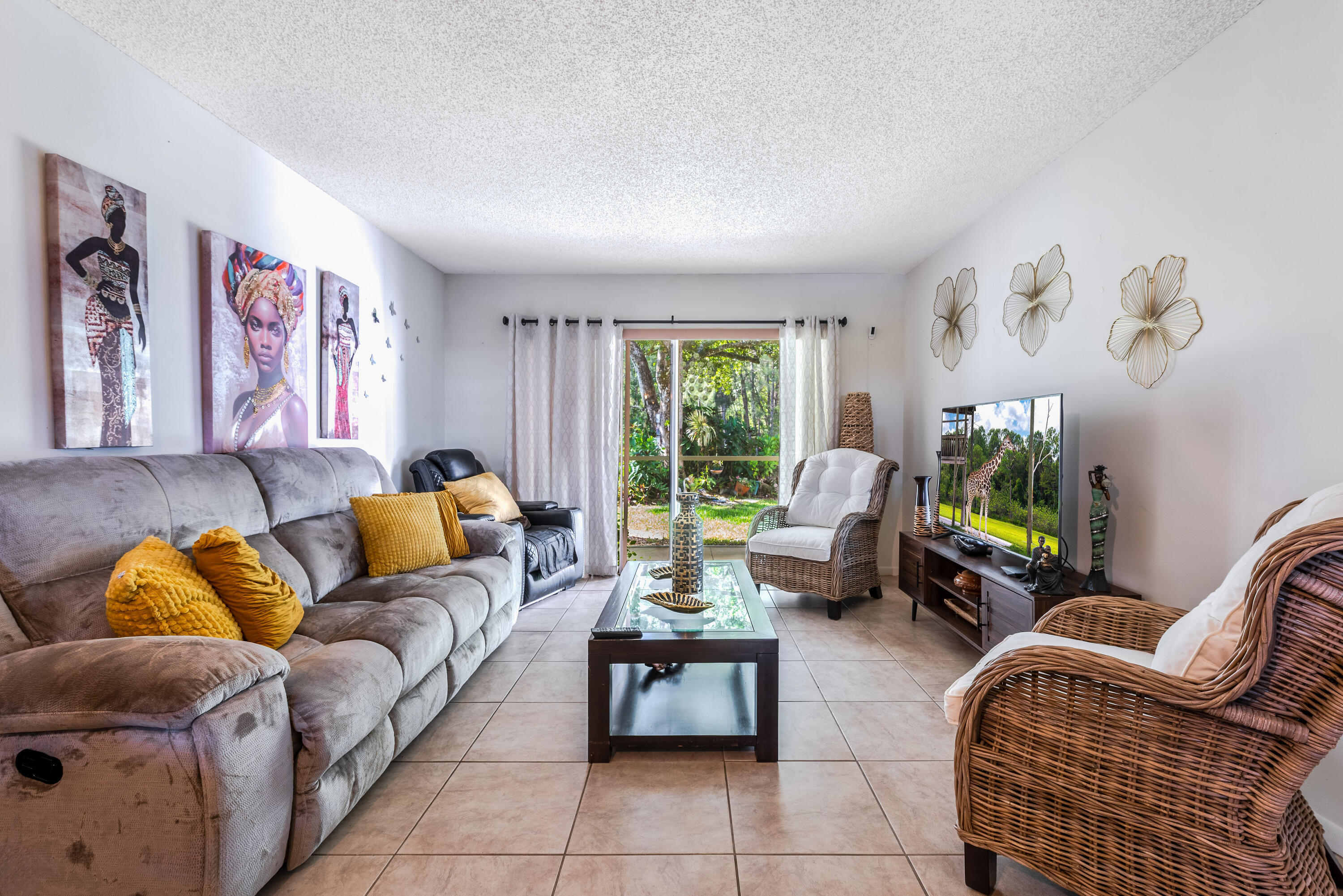 GOLDEN LAKES VILLAGE CONDO E - Residential