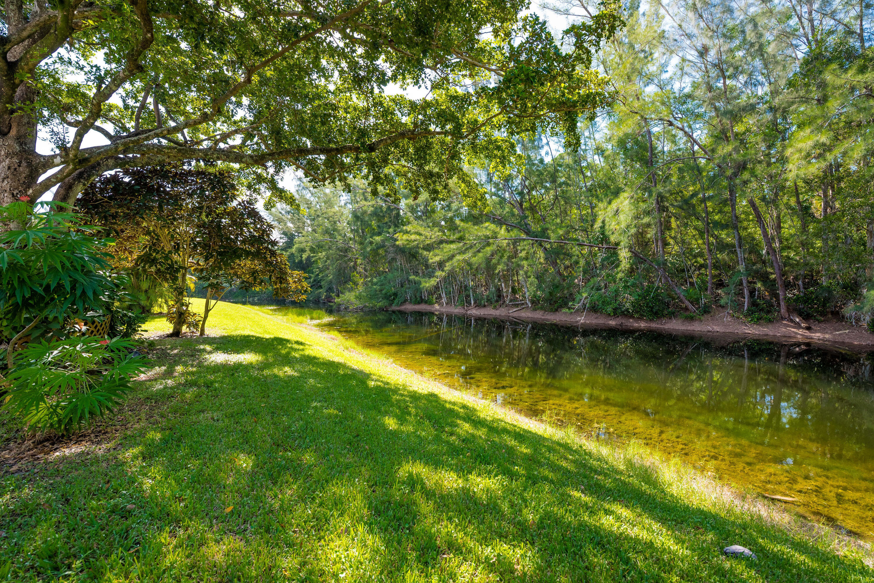 GOLDEN LAKES VILLAGE CONDO E - Residential