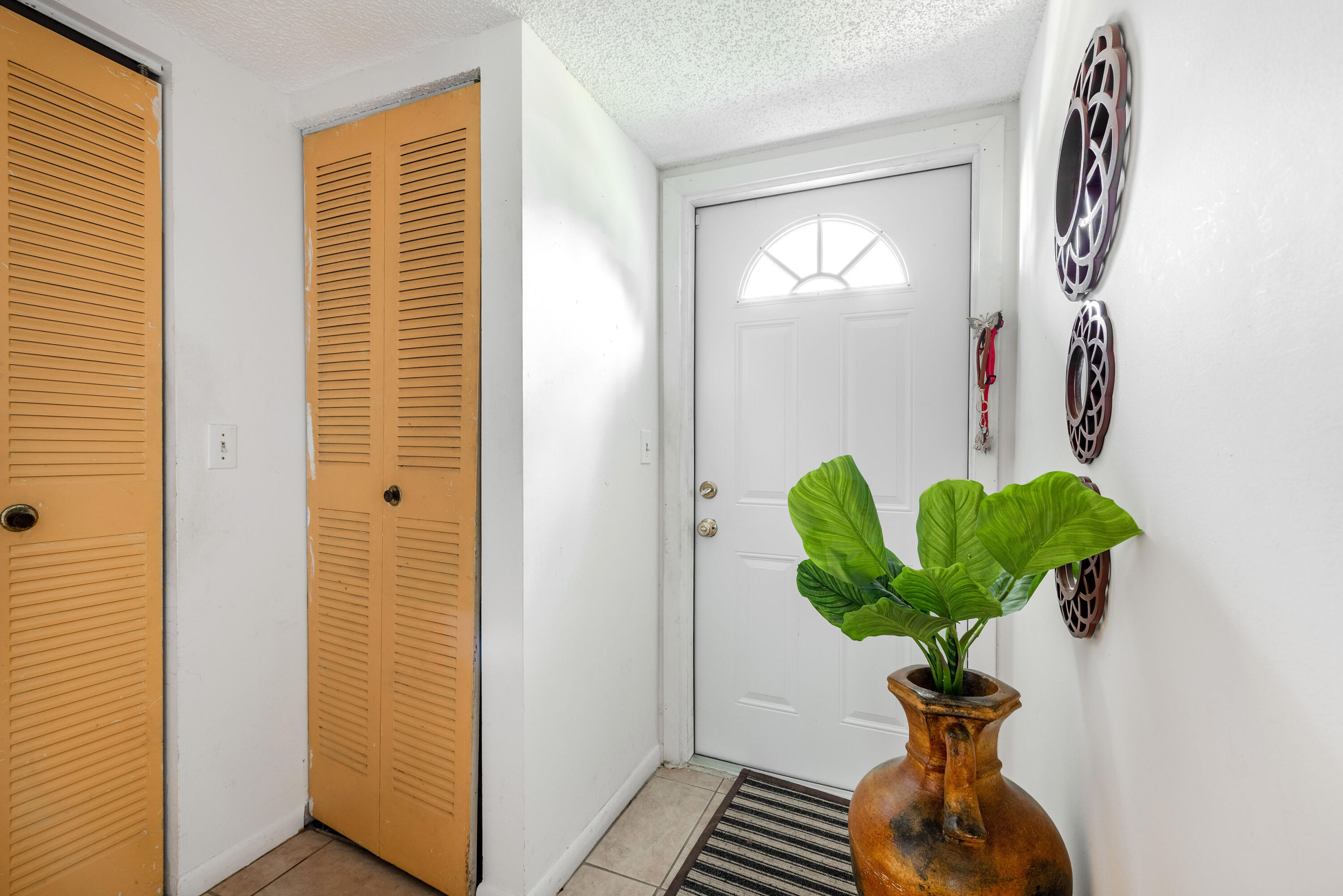 GOLDEN LAKES VILLAGE CONDO E - Residential