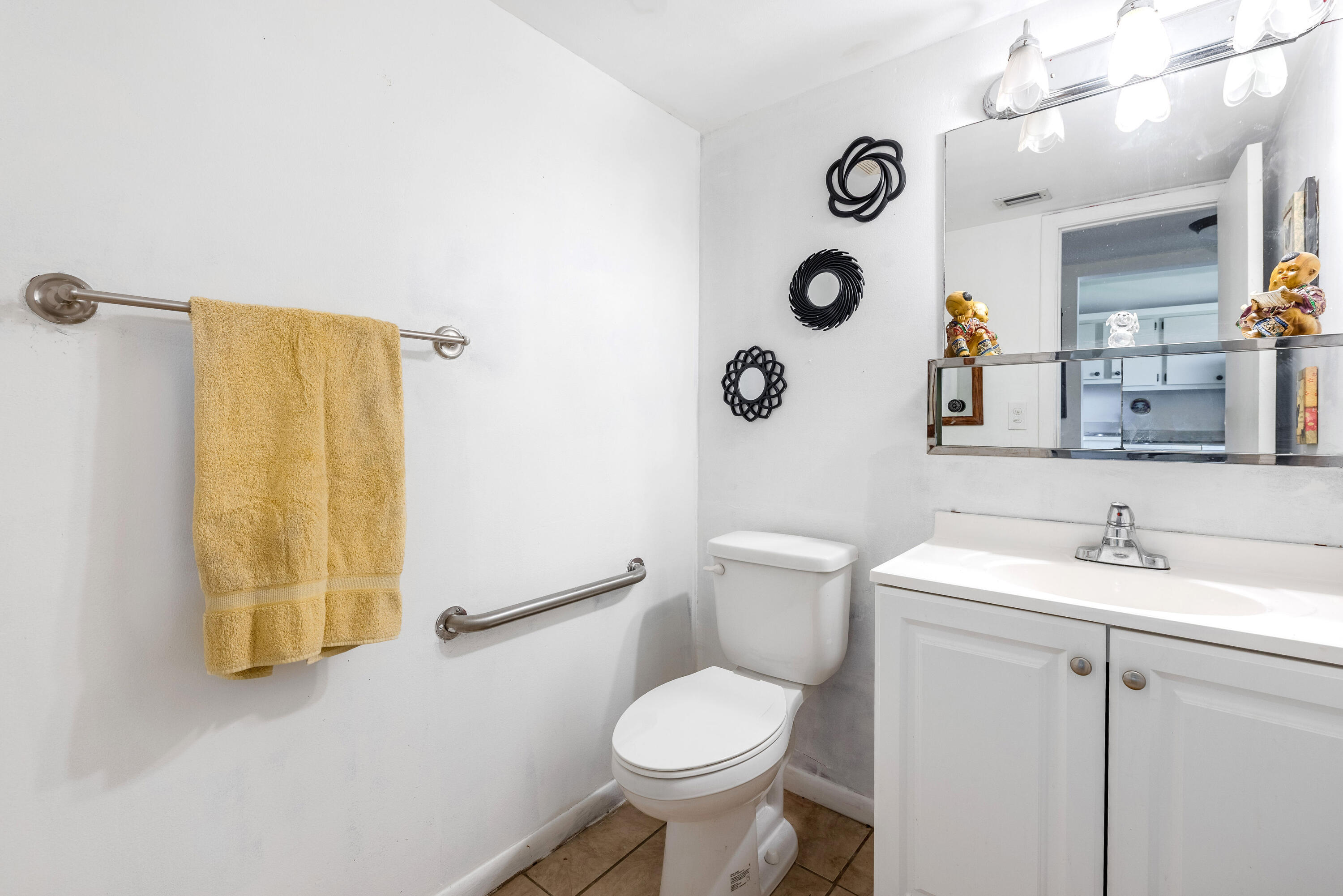 GOLDEN LAKES VILLAGE CONDO E - Residential