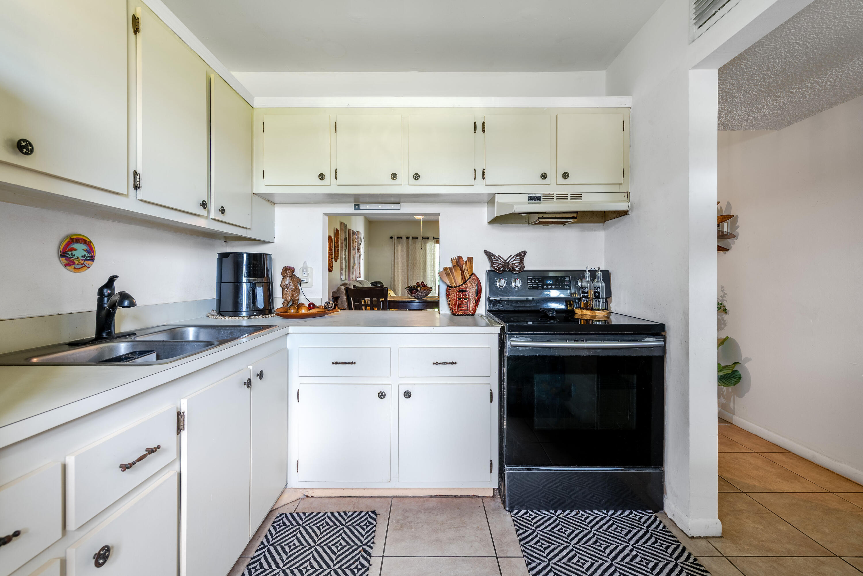 GOLDEN LAKES VILLAGE CONDO E - Residential