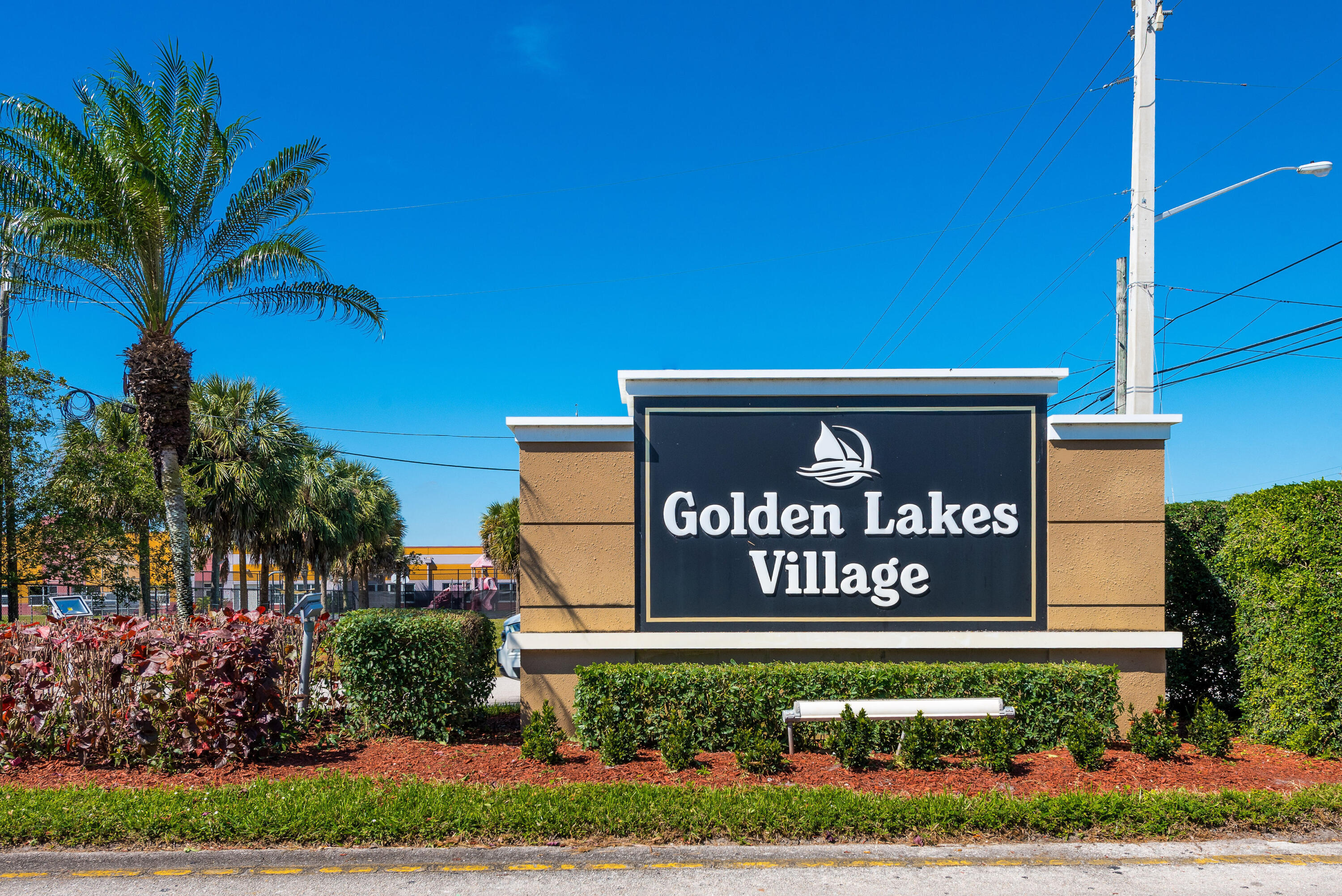 GOLDEN LAKES VILLAGE CONDO E - Residential